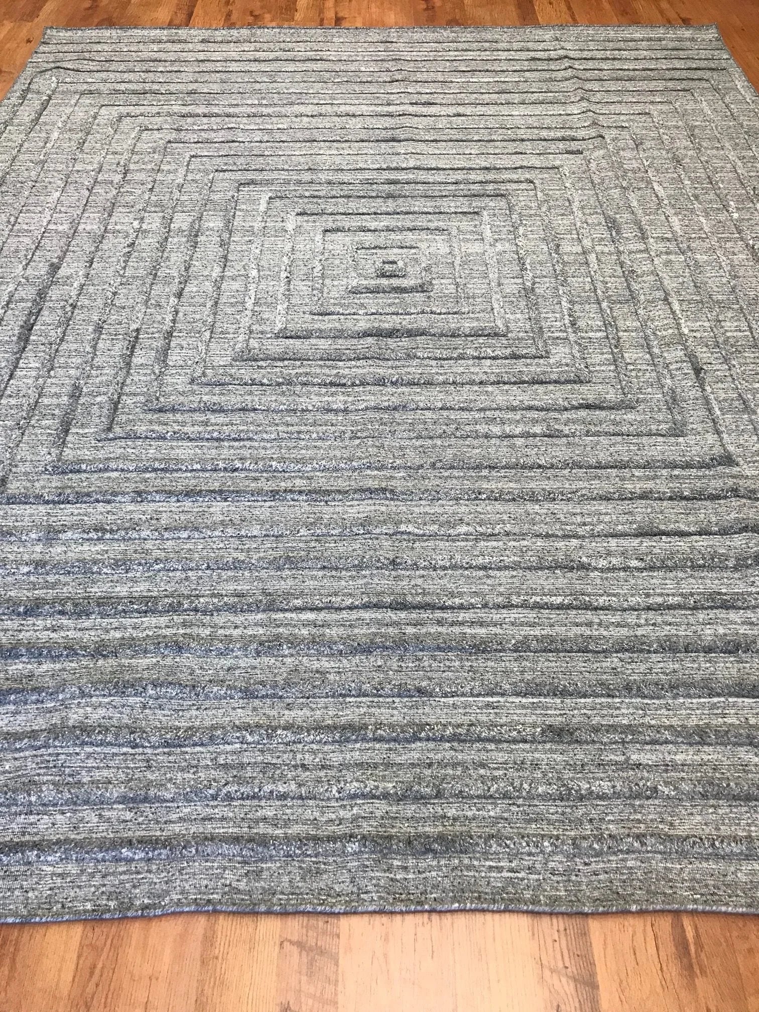 Village Collection Modern Rug (8'2" x 9'10")
