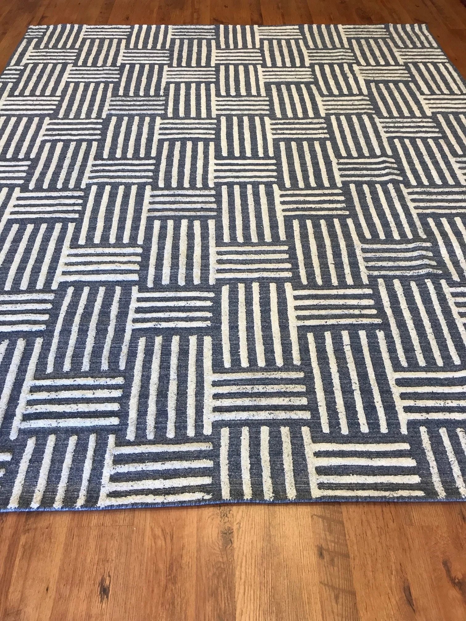 Village Collection Modern Rug (8'3" x 9'10")