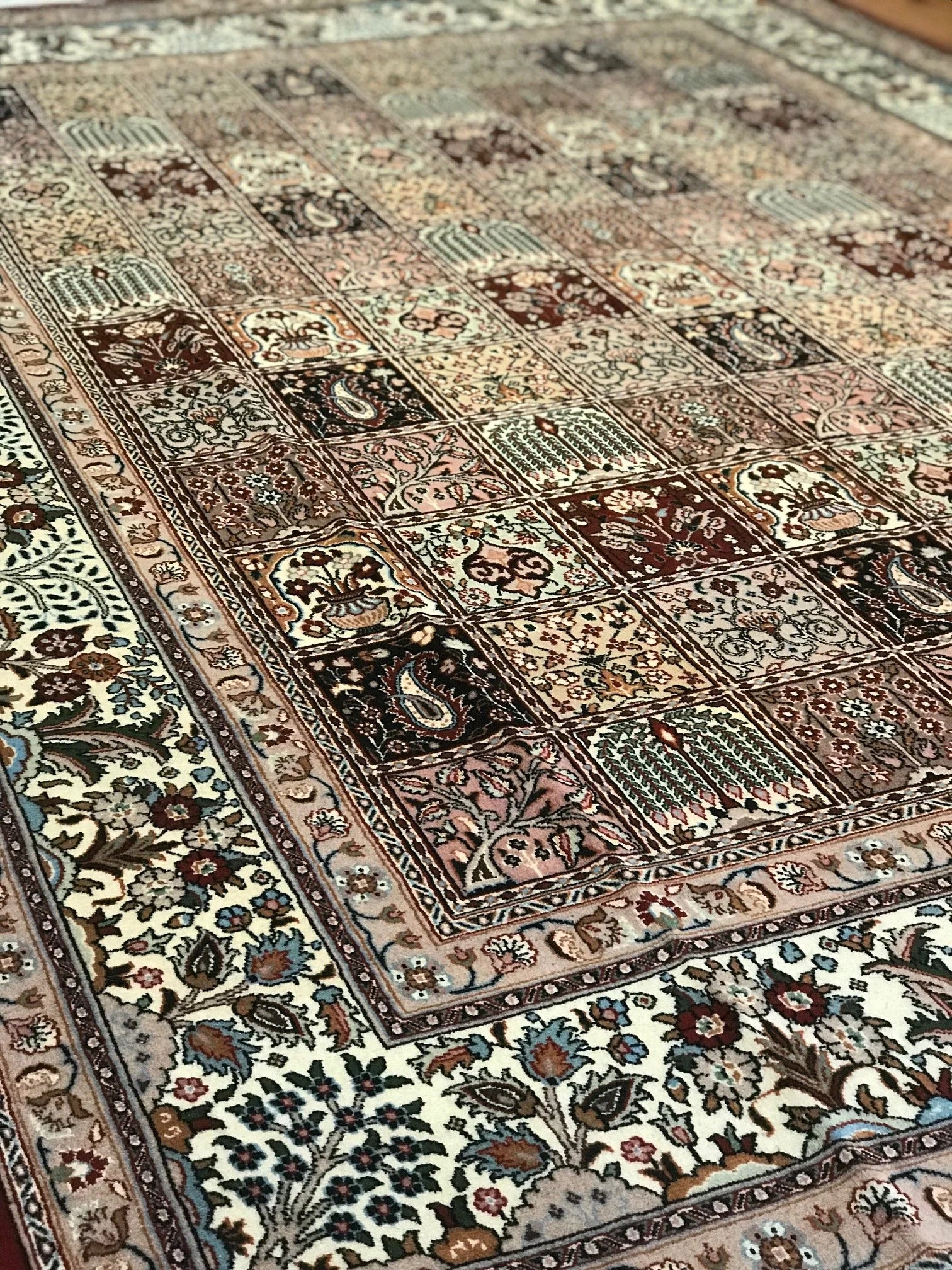 Moud Wool & Silk Rug (6'6" x 9'6")