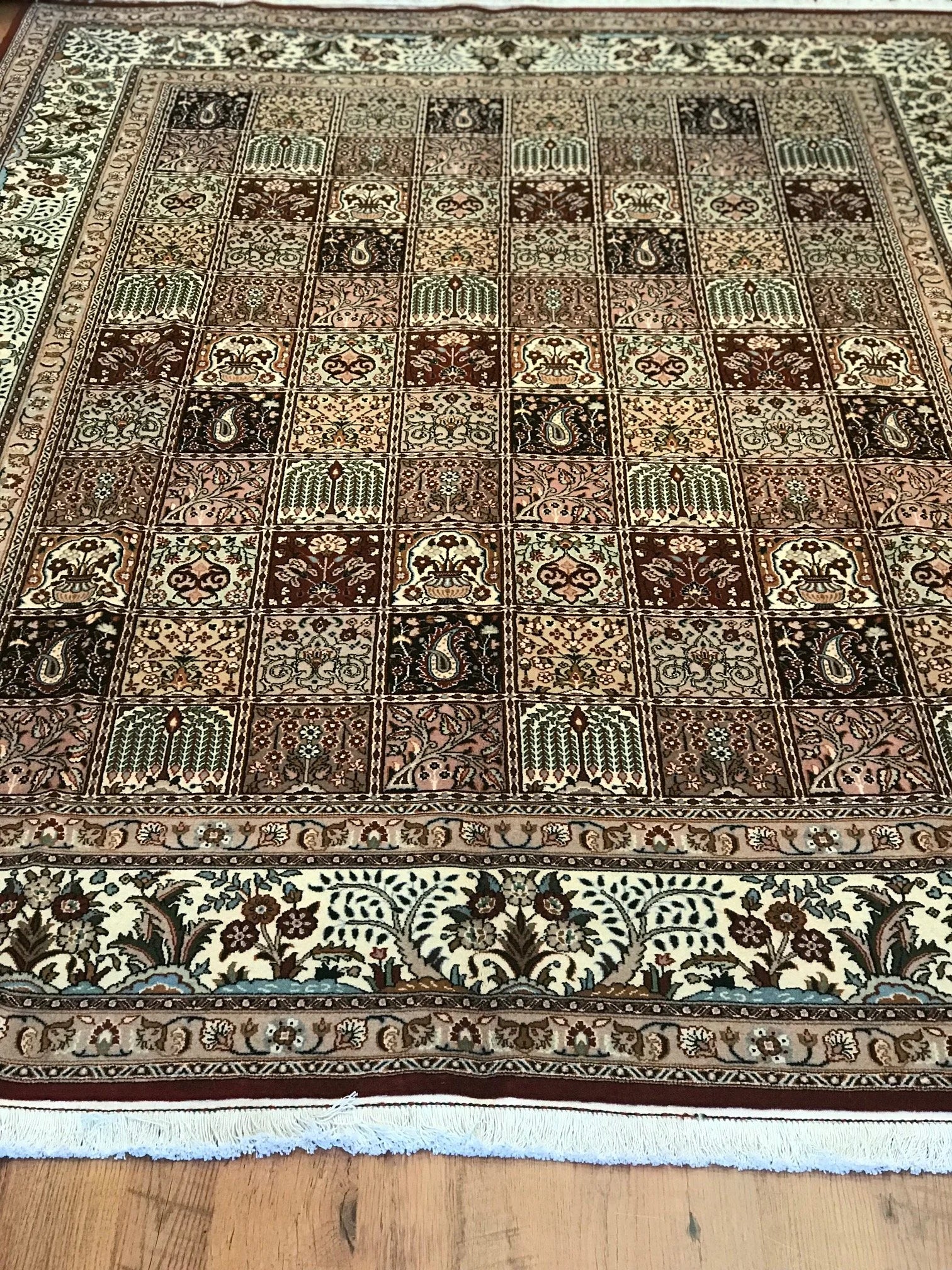 Moud Wool & Silk Rug (6'6" x 9'6")
