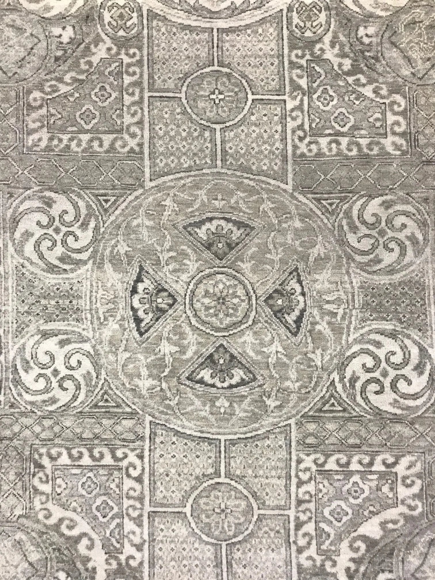Light Grey Transitional Wool Rug (7'11" x 9'10")