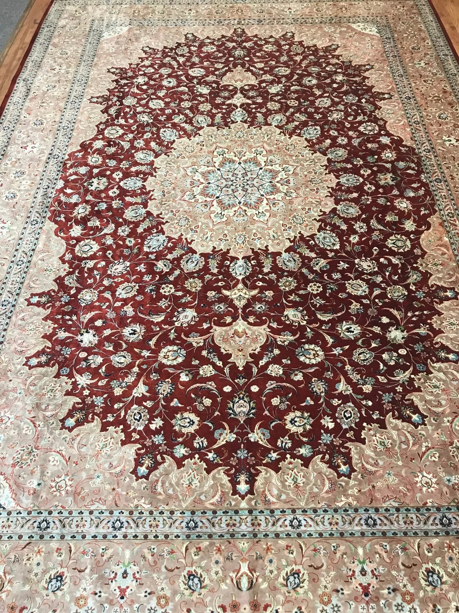 Qum 100% Silk Rug (8'0" x 11'7")