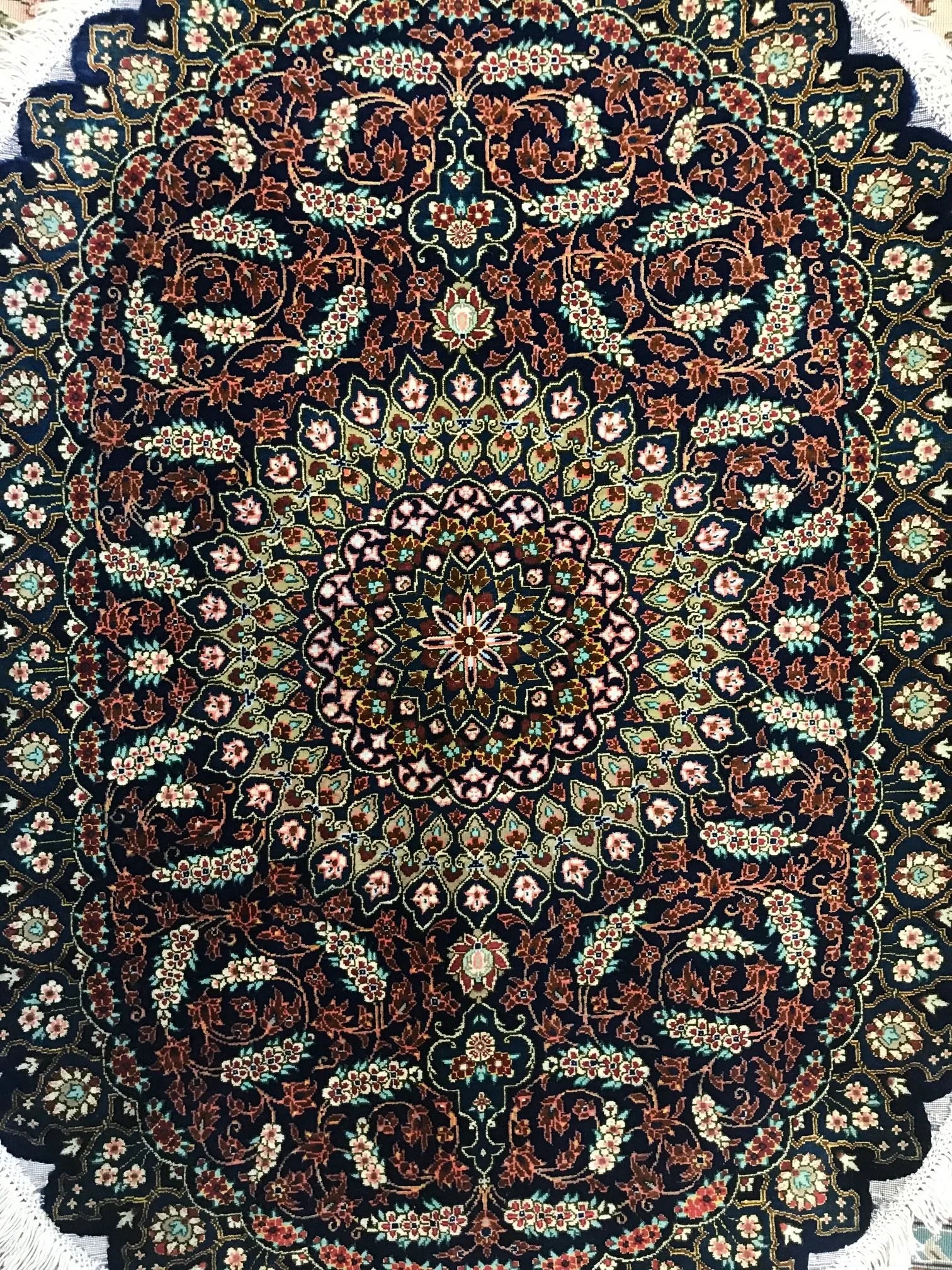 Qum 100% Silk - Oval Rug (2'0" x 2'11")