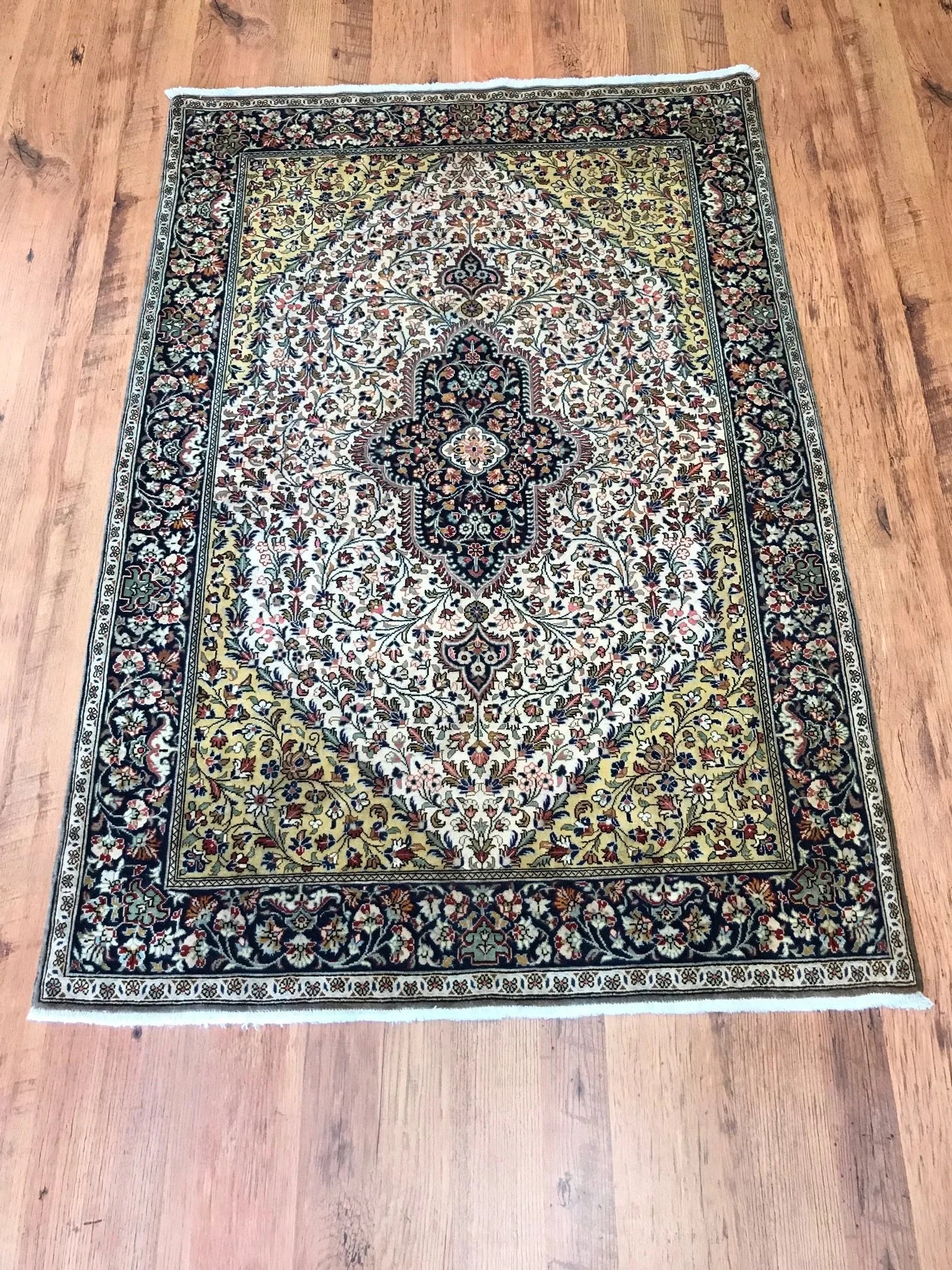 Qum Wool Rug (3'7" x 5'2")
