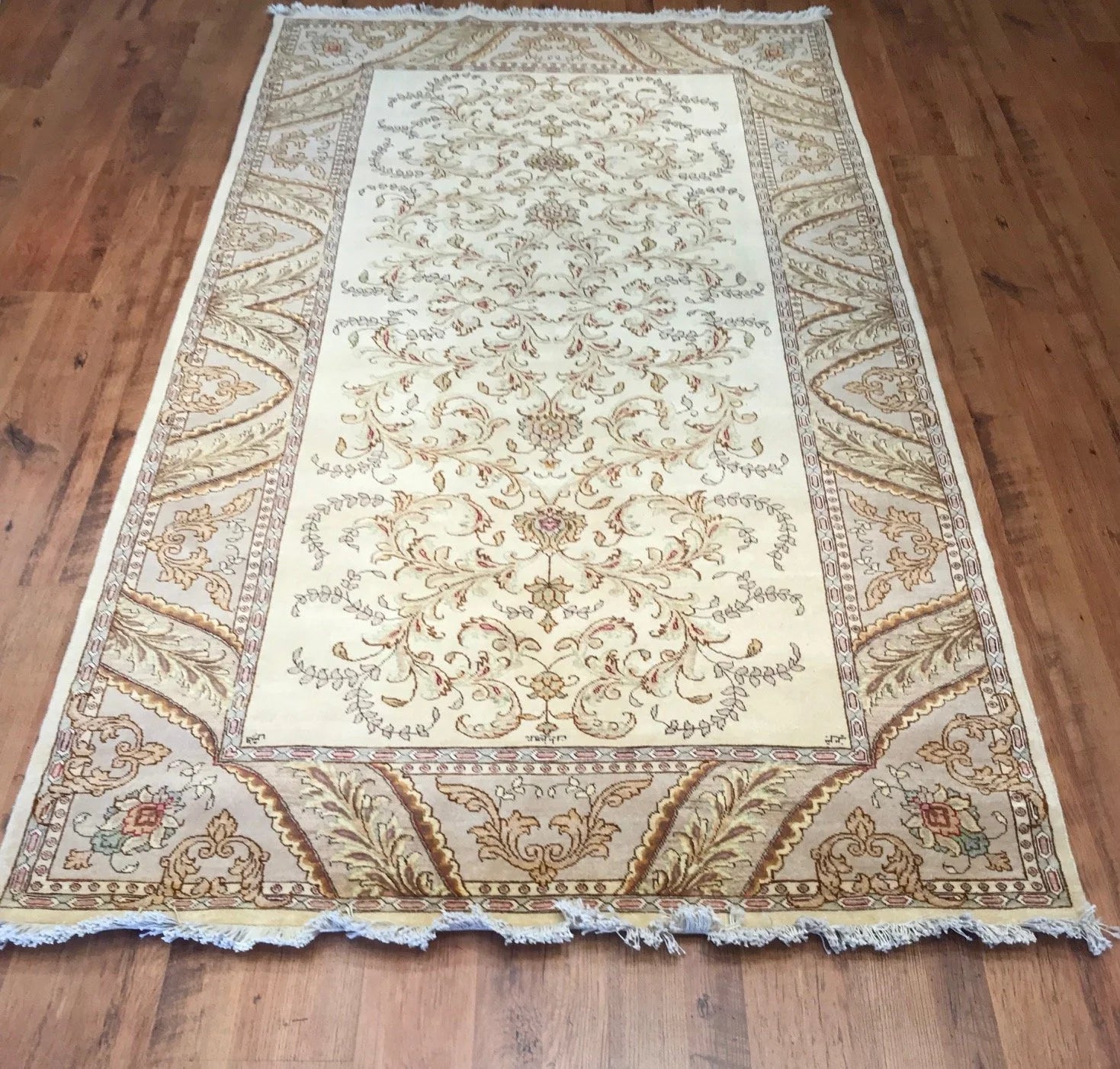 Tabriz Wool Rug (5'2" x 9'7")