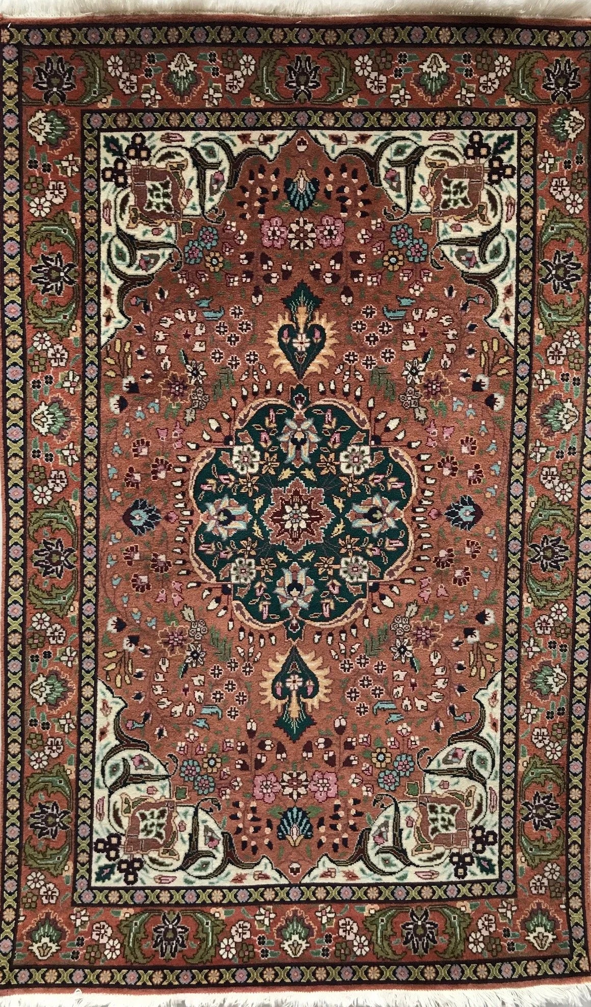 Tabriz Vintage Wool Rug (3'3" x 5'1")