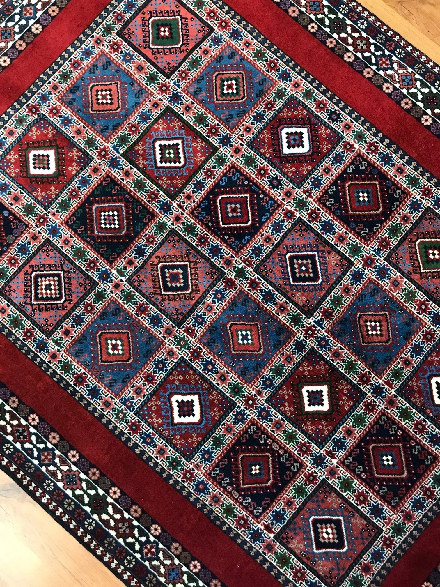Yalameh 100% Wool Rug (5'0" x 6'5")