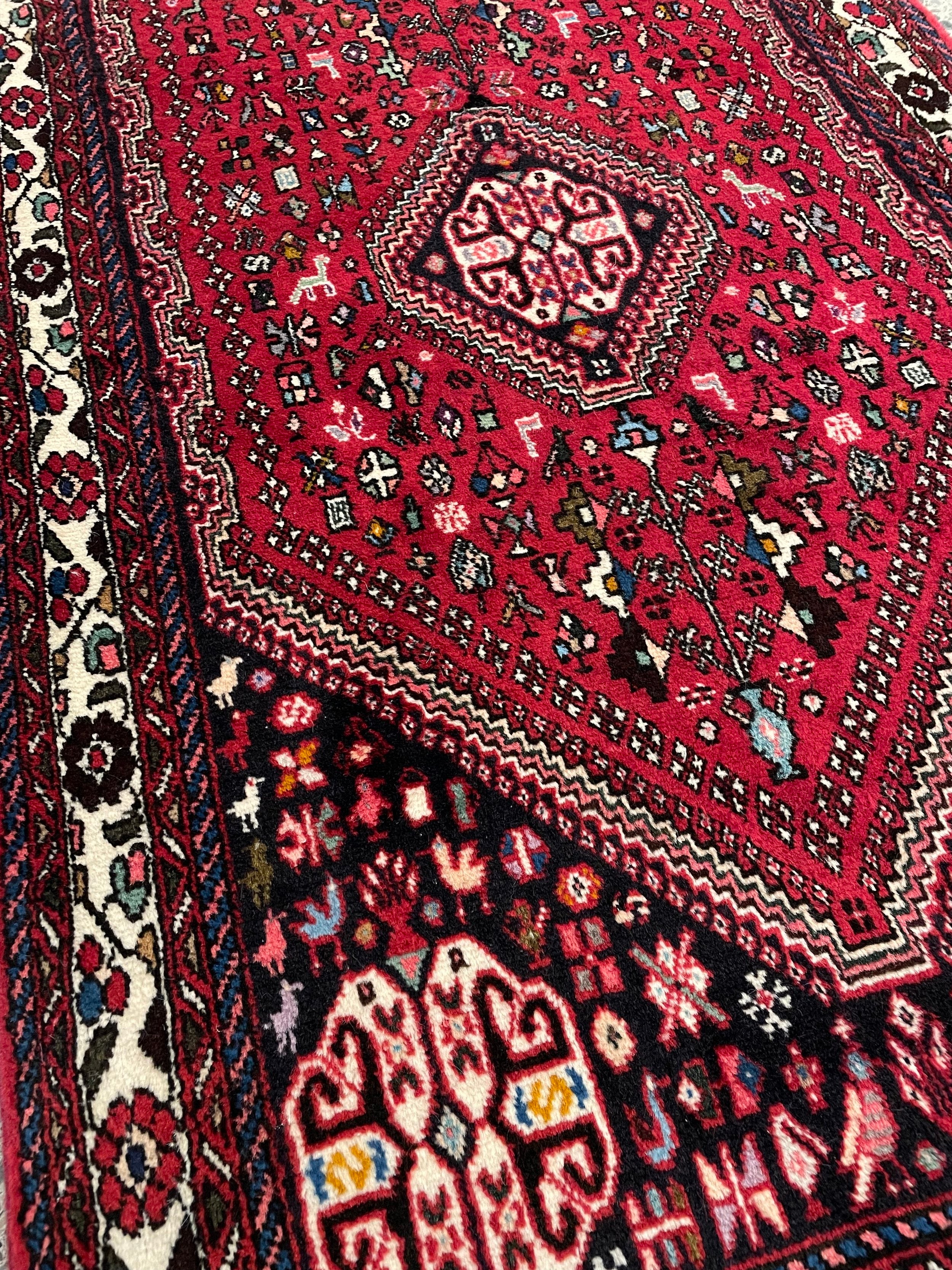 Abadeh Wool Rug Runner (2'9" x 9'8)