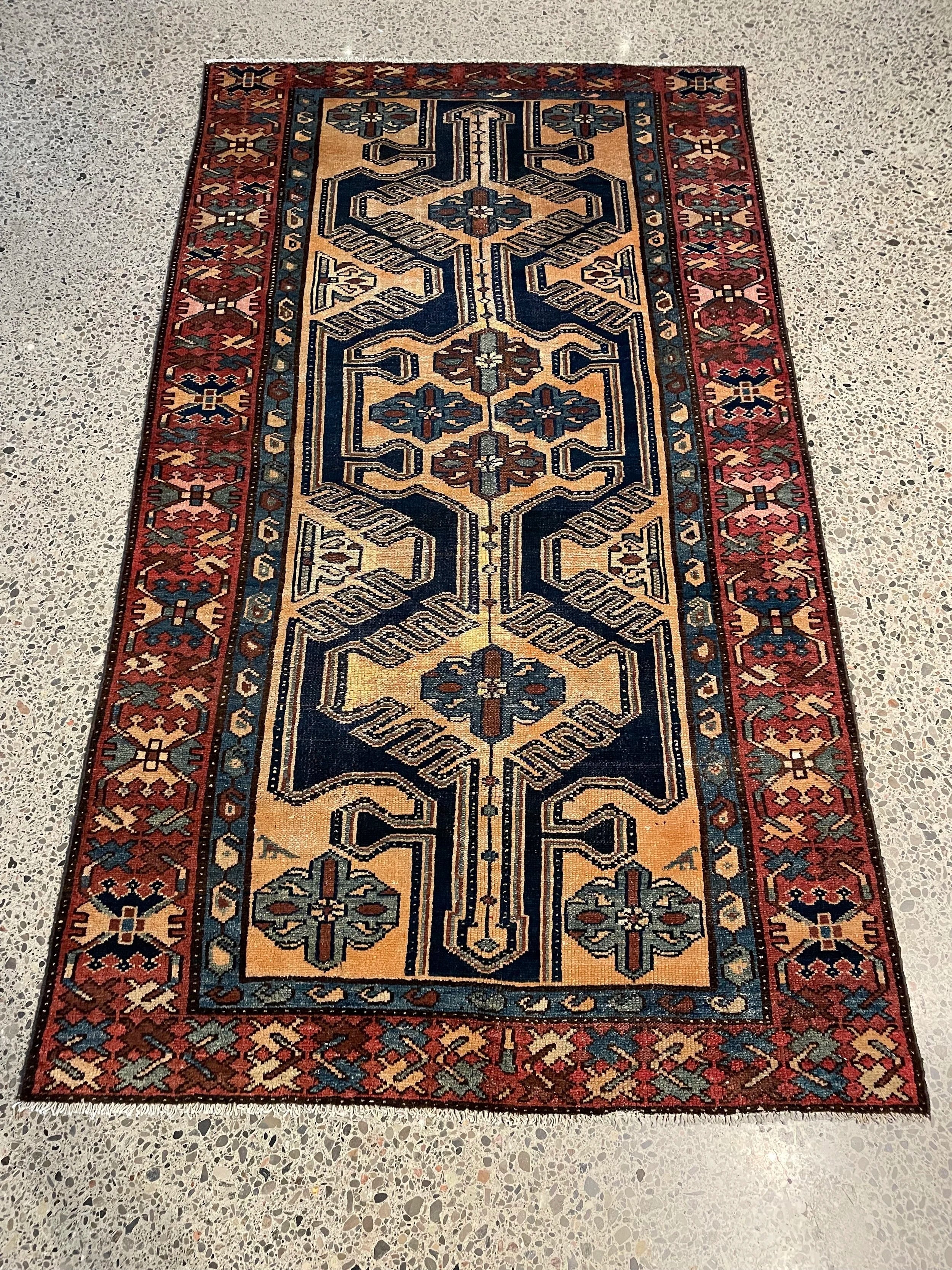 Ardebil Semi Antique Wool Rug (3'8" x 6'8")