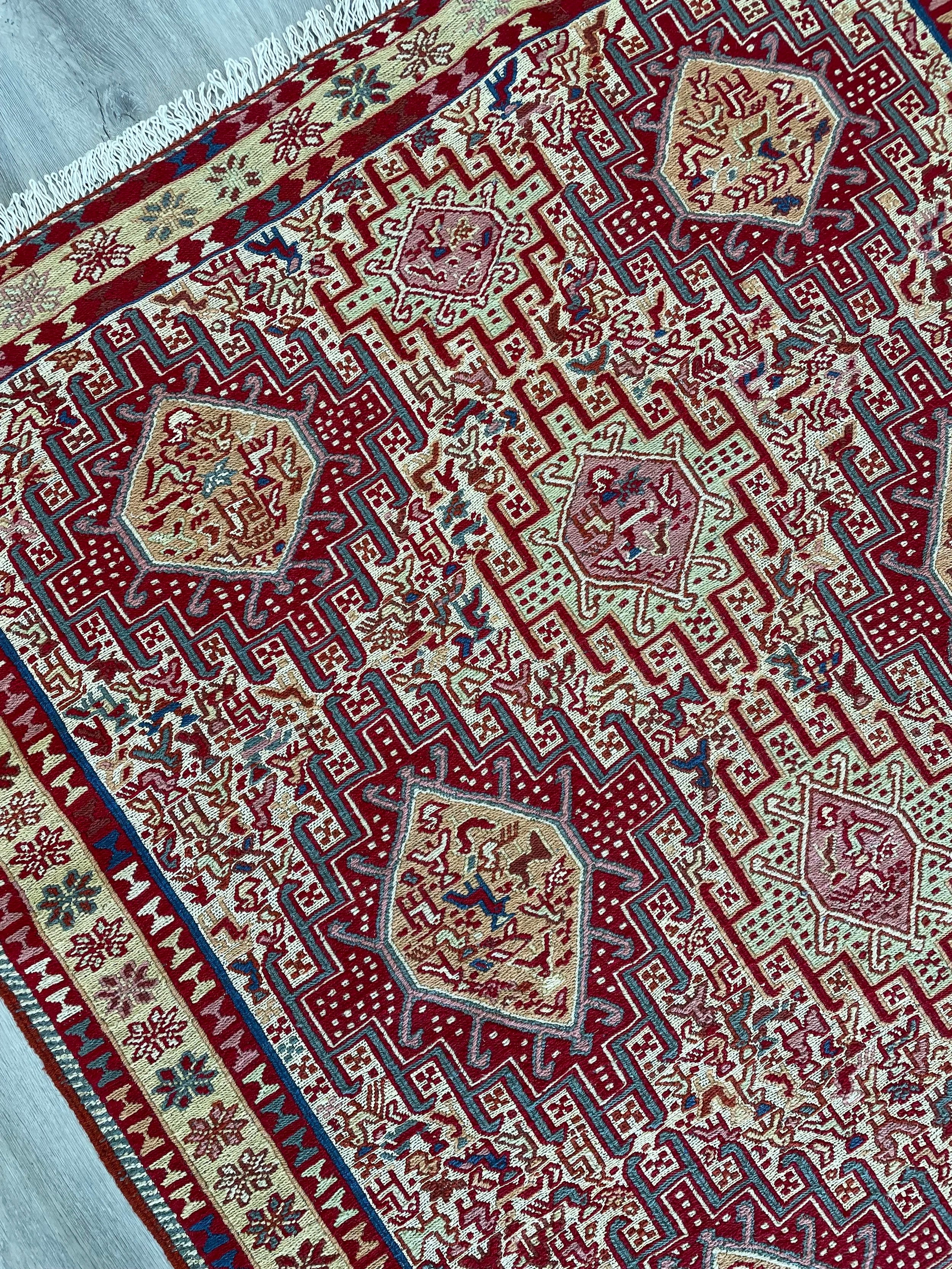 Ardebil Kilim Rug (6'1" x 3'11")