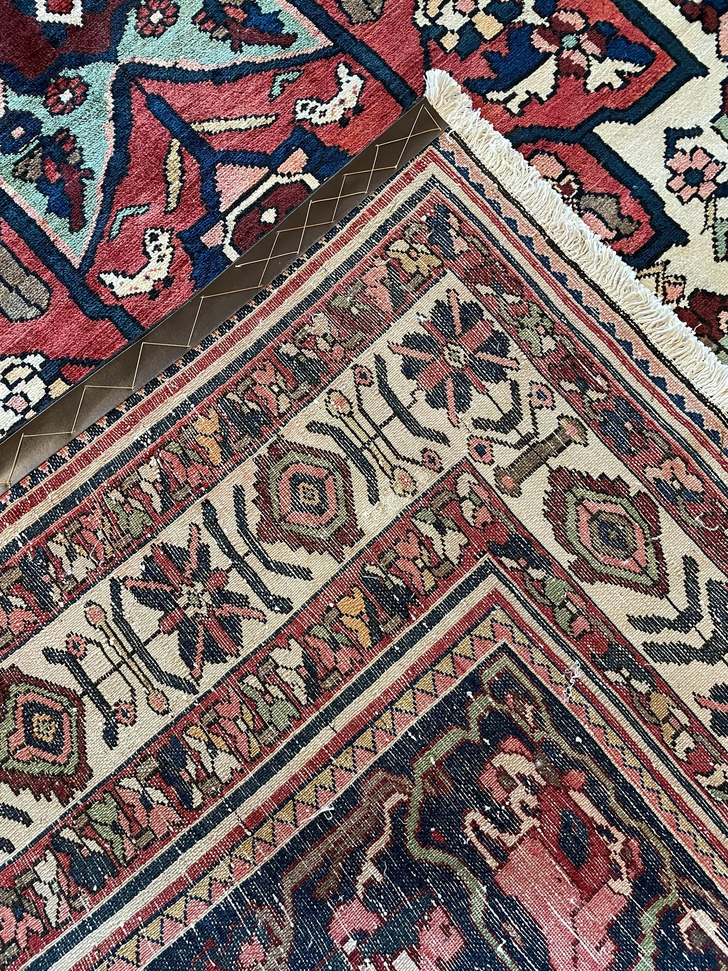 Bakhtiari Wool Rug (7x10)
