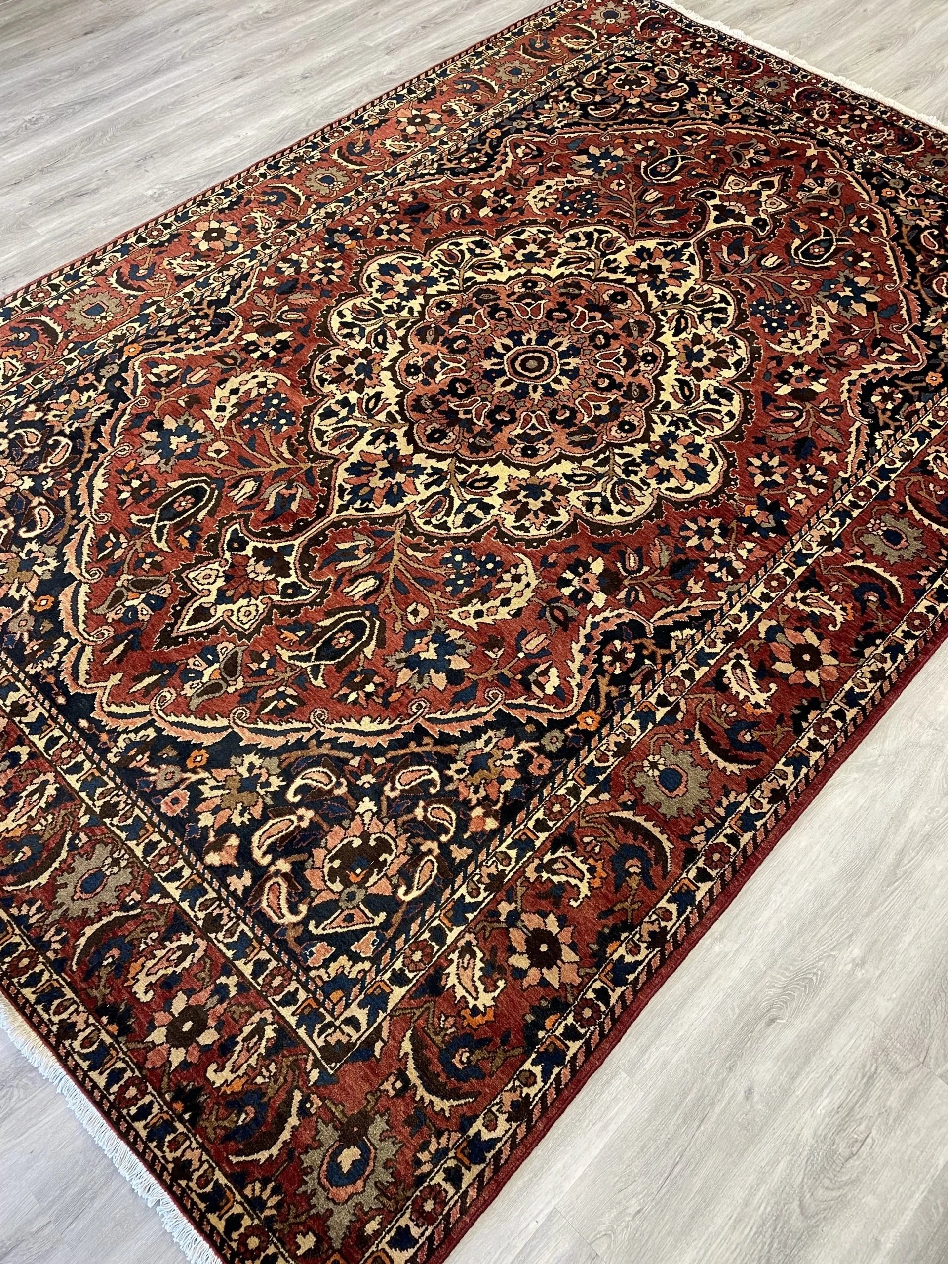 Bakhtiari Rustic Wool Rug (7'0" x 10'3")