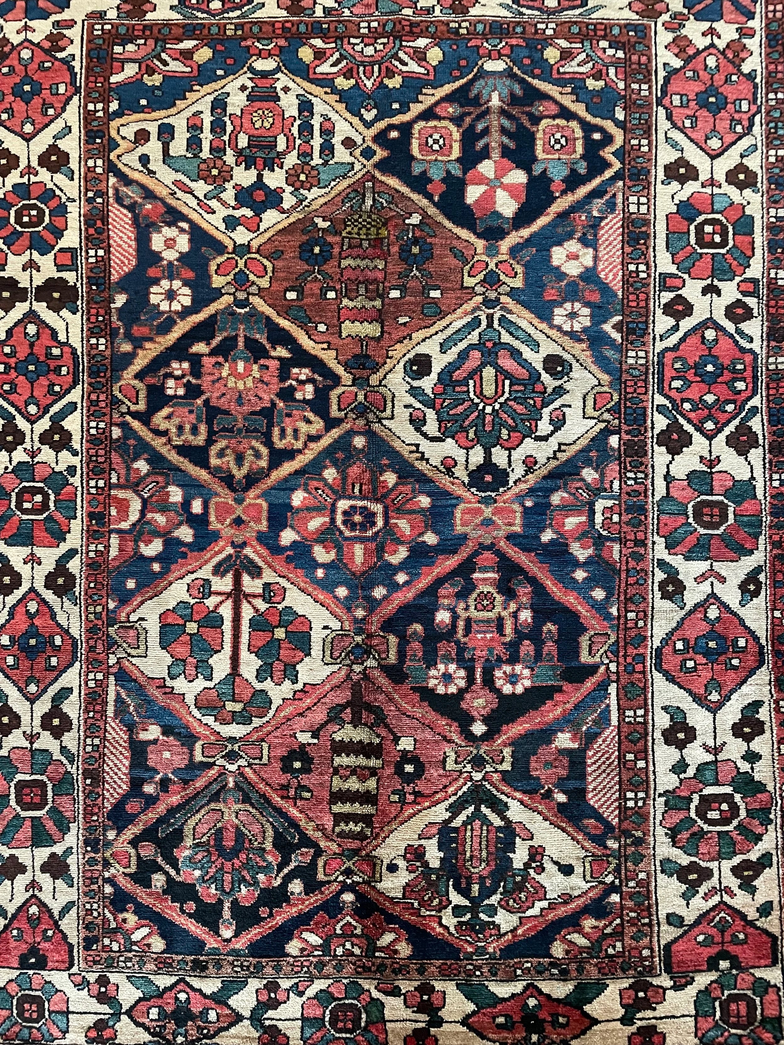 Bakhtiari Semi-Antique Wool Rug (4'9" x 6'7")