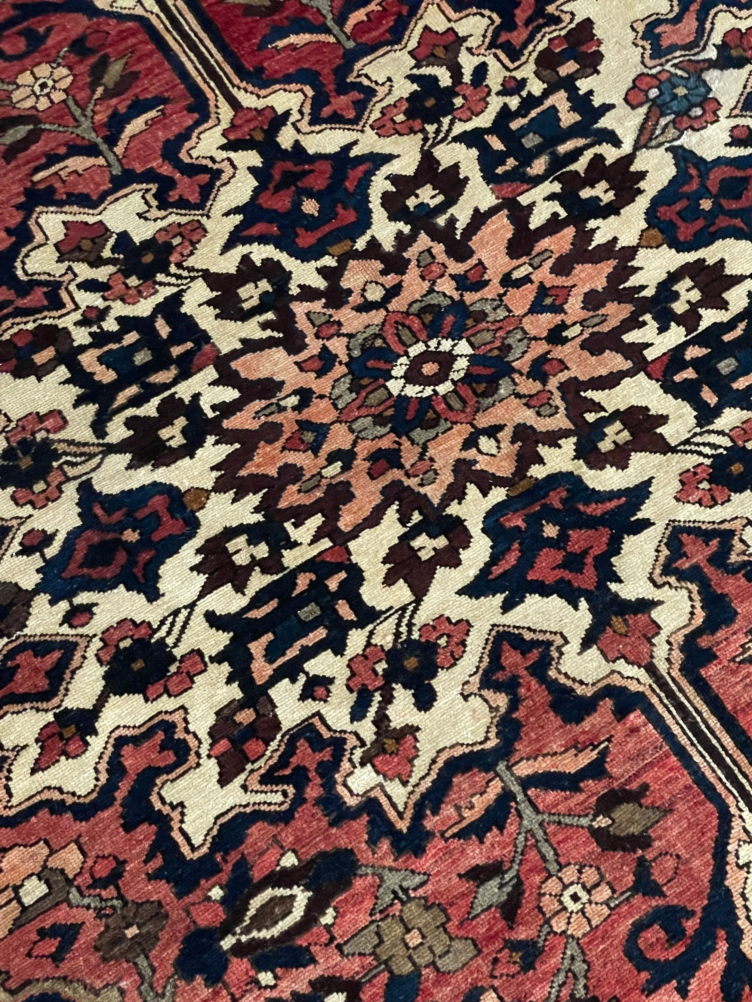 Bakhtiari Semi-Antique Wool Rug (5'4" x 6'8")
