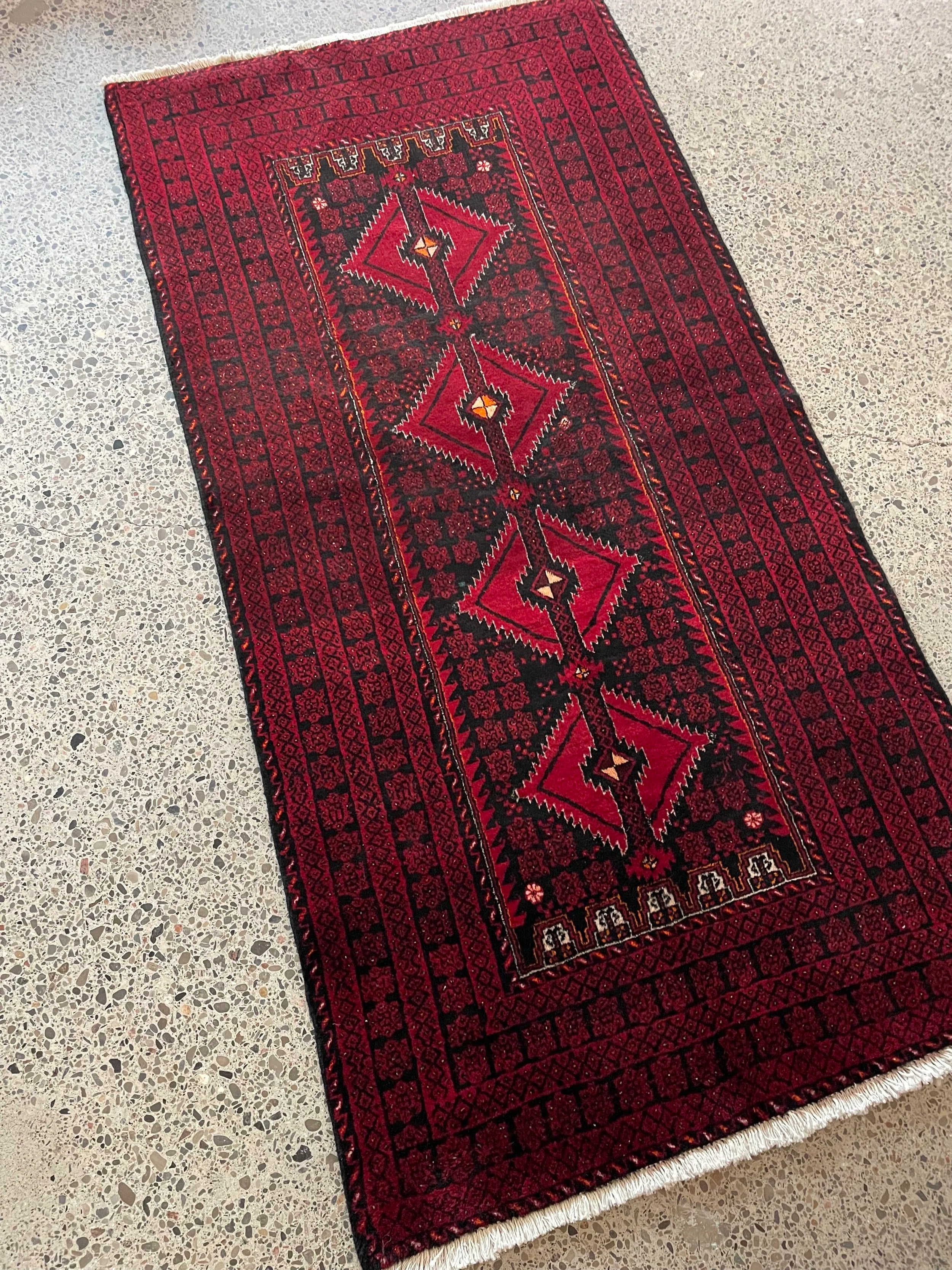 Baluchi Tribal Wool Rug (3'5" x 6'10")