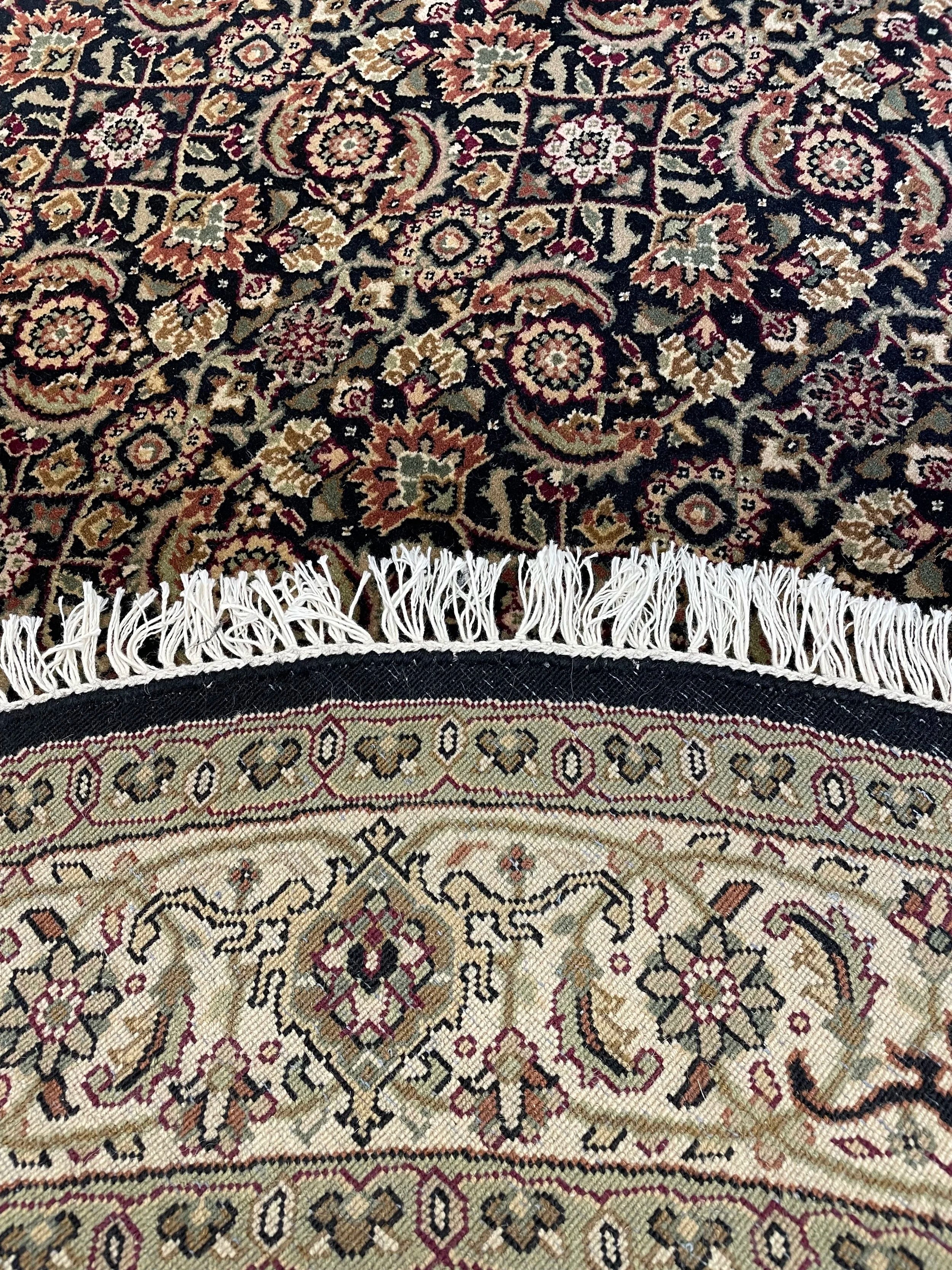 Herati Round Wool Rug (4'9" x 4'9")