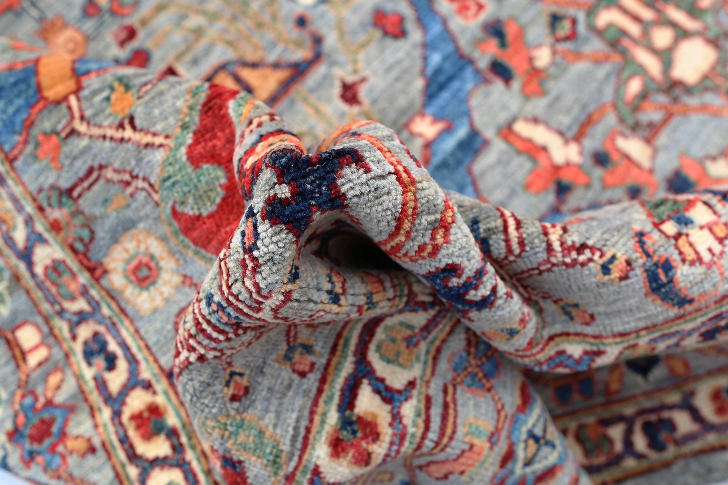 Contemporary Tribal Wool Rug (8'1" x 9'10")