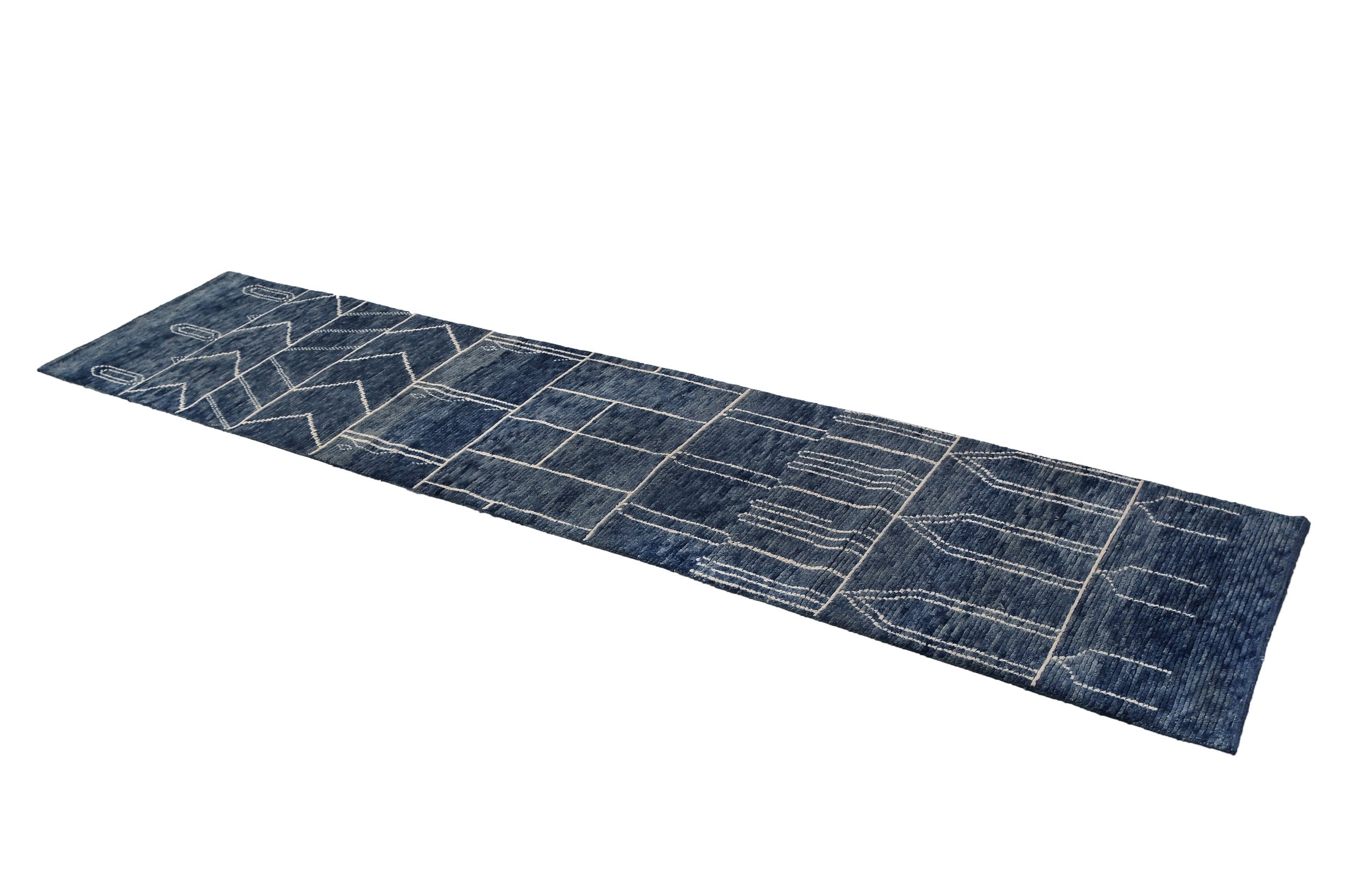 Moroccan-Style Contemporary Wool Rug Runner (2'8" x 12'3")
