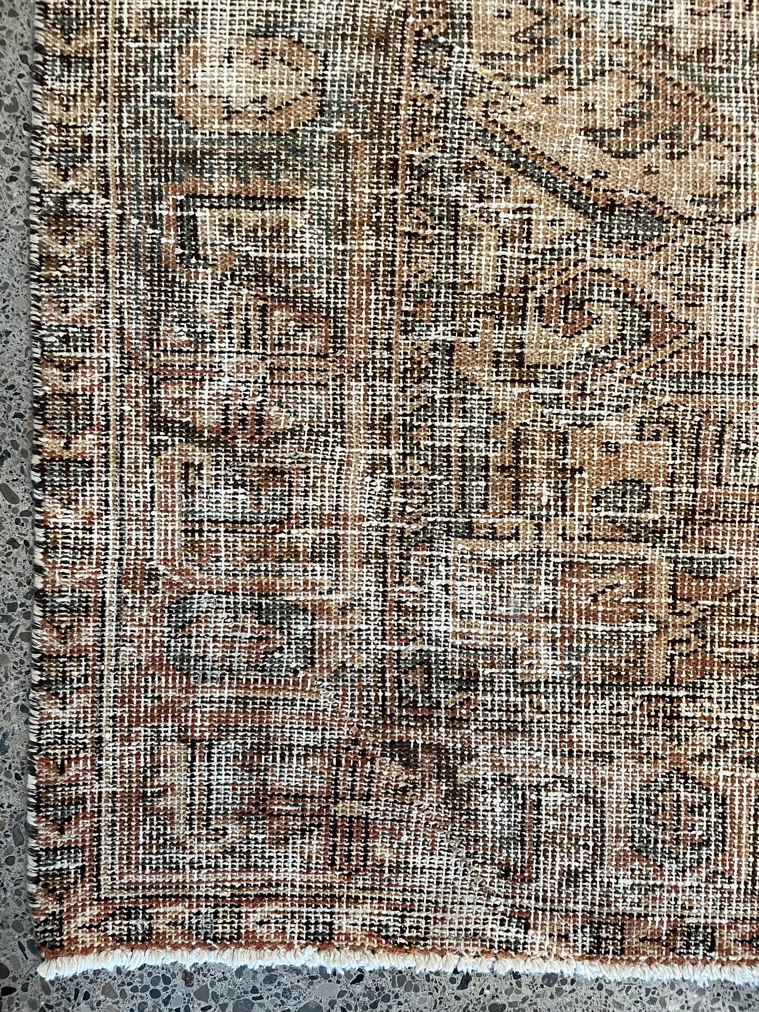 Heriz Distressed Vintage Wool Rug (7'1" x 9'1")