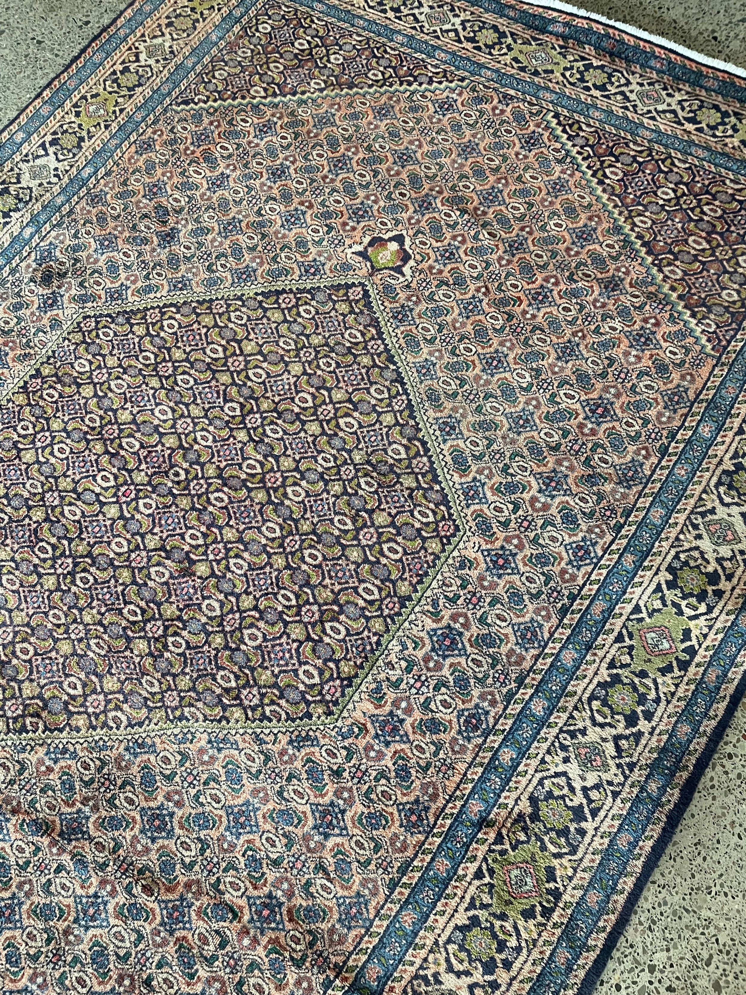 Ardebil Vintage Wool Rug (6'6" x 9'4")