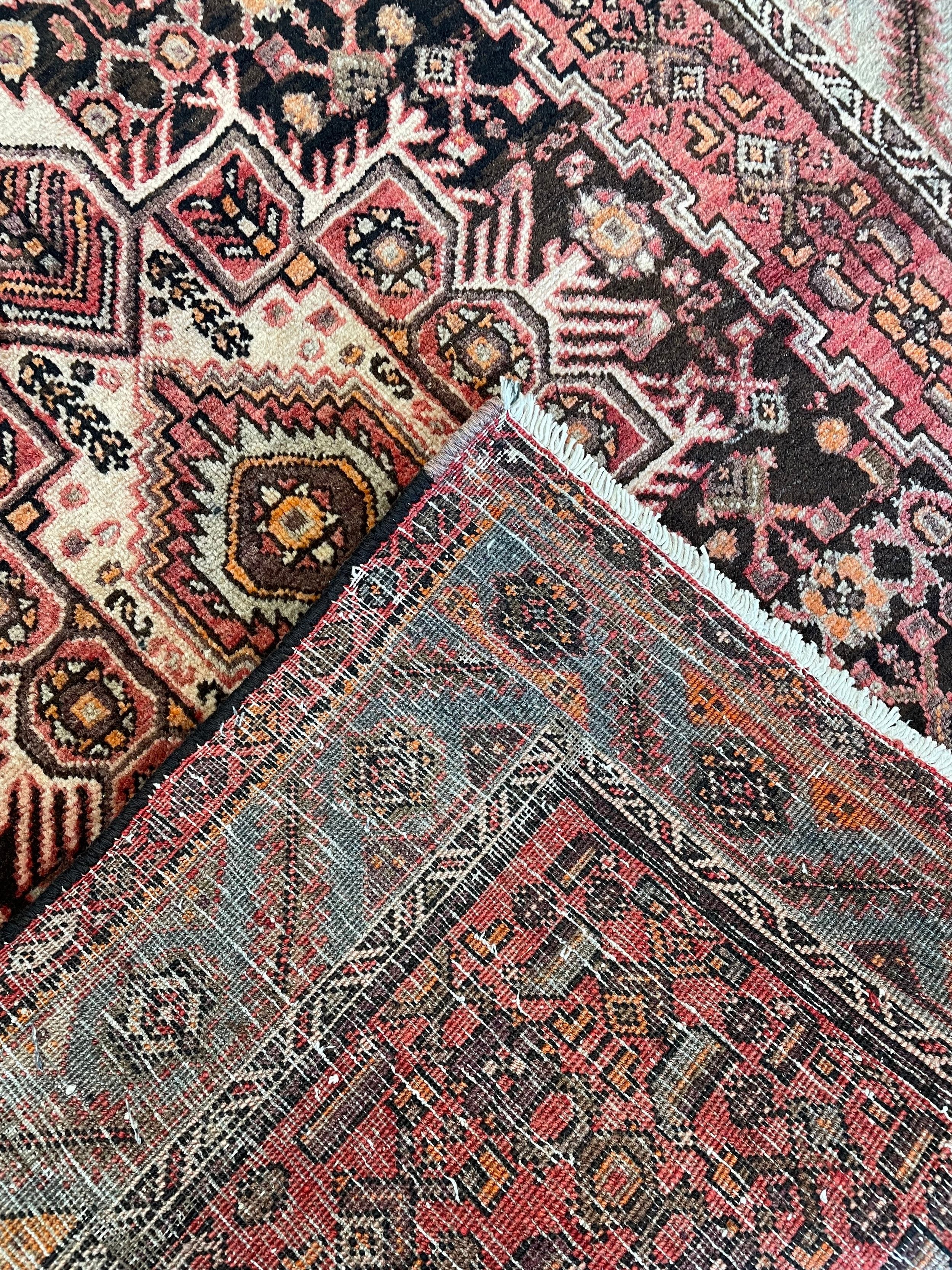 Gholtogh Vintage Wool Rug (3'5" x 5'2")