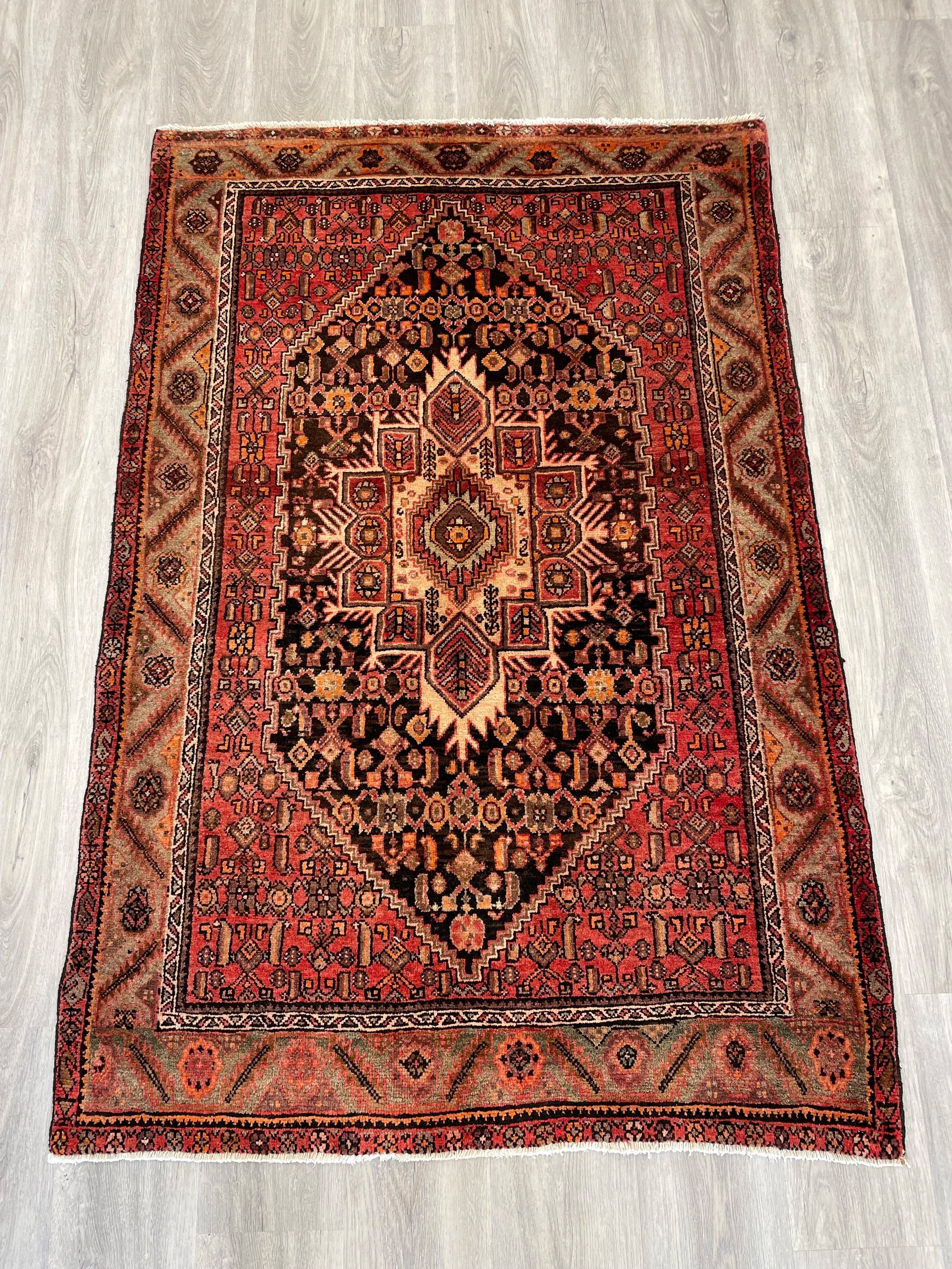 Gholtogh Vintage Wool Rug (3'5" x 5'2")