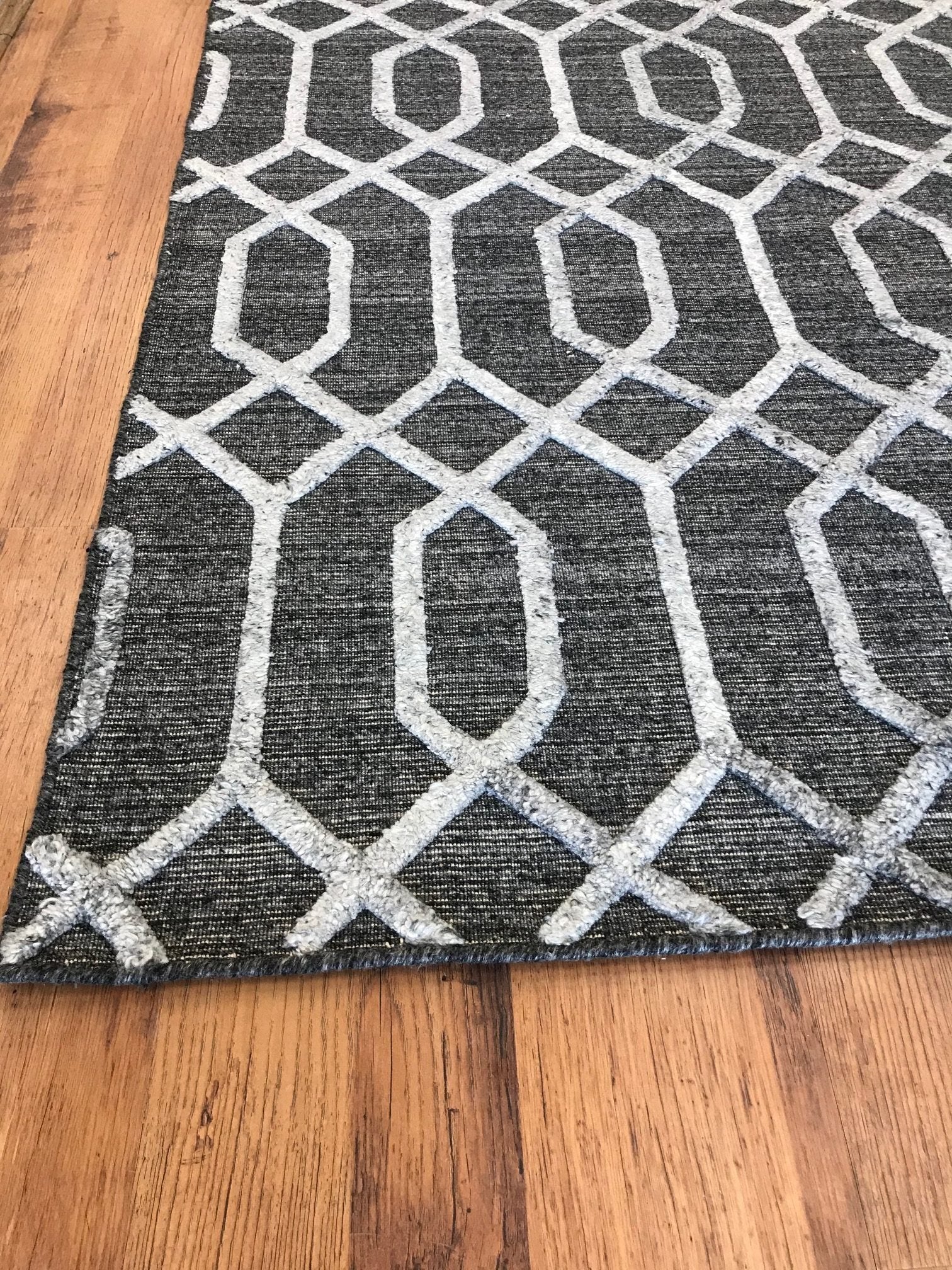 Village Collection Modern Rug (8'1" x 9'10")