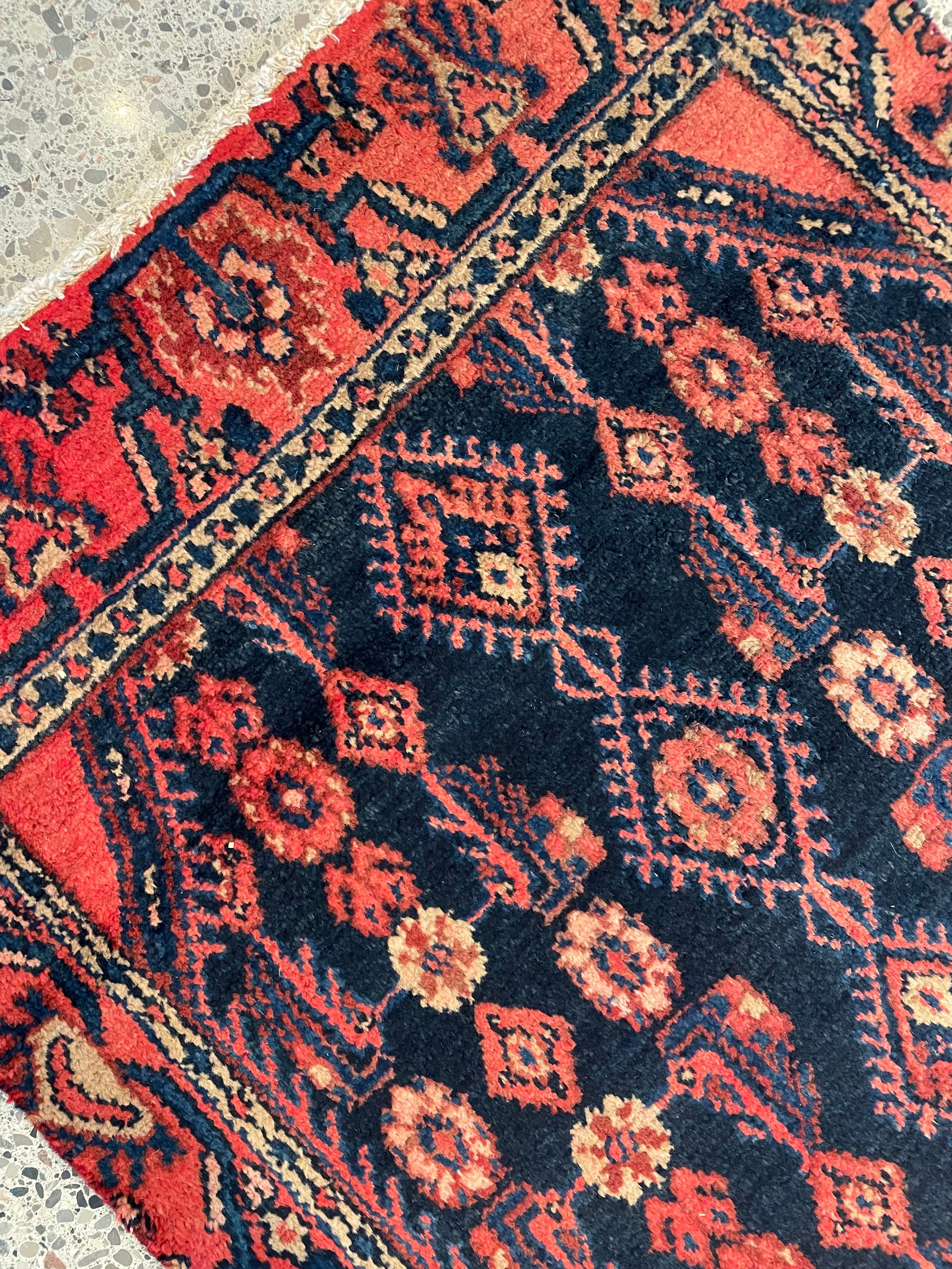 Vintage Hamedan Wool Rug (2'8" x 5'6")