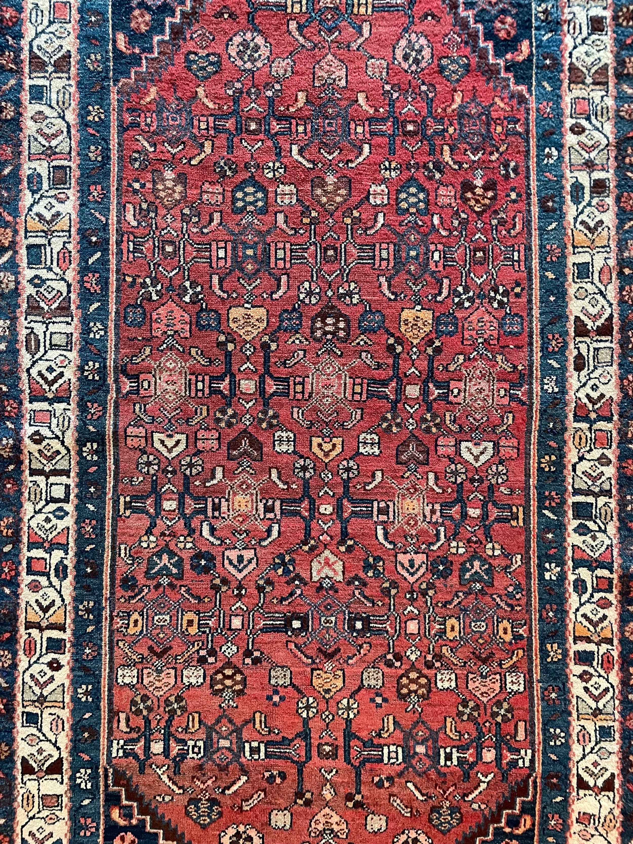 Hamedan Semi-Antique Wool Rug (3'7" x 6'5")