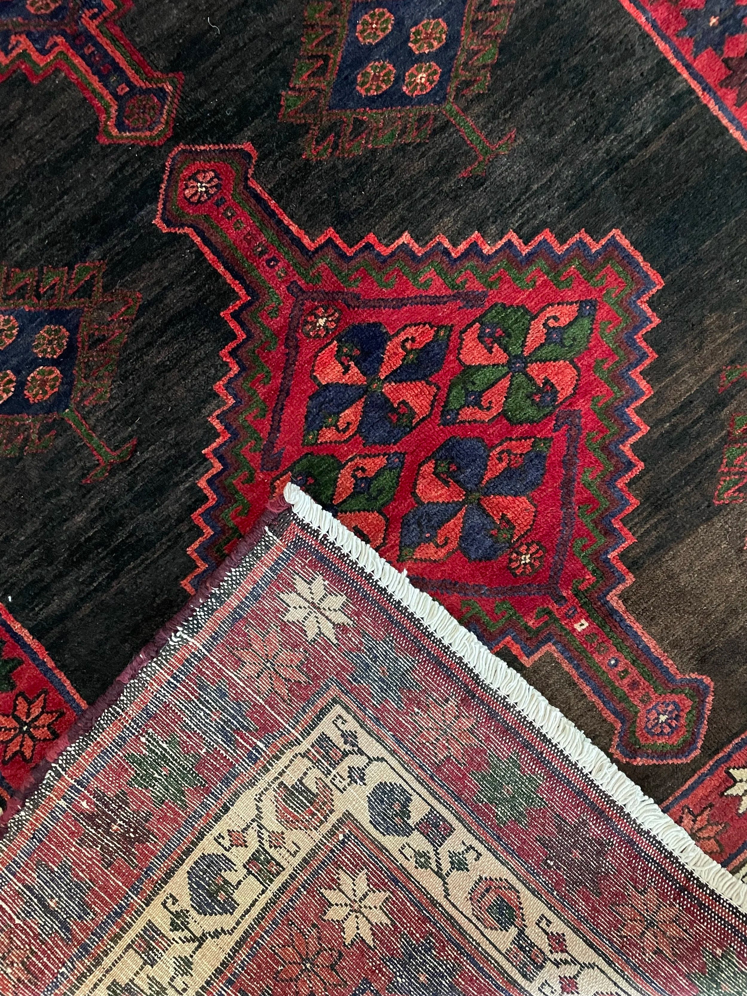 Lori Rug (5'0" x 8'11")