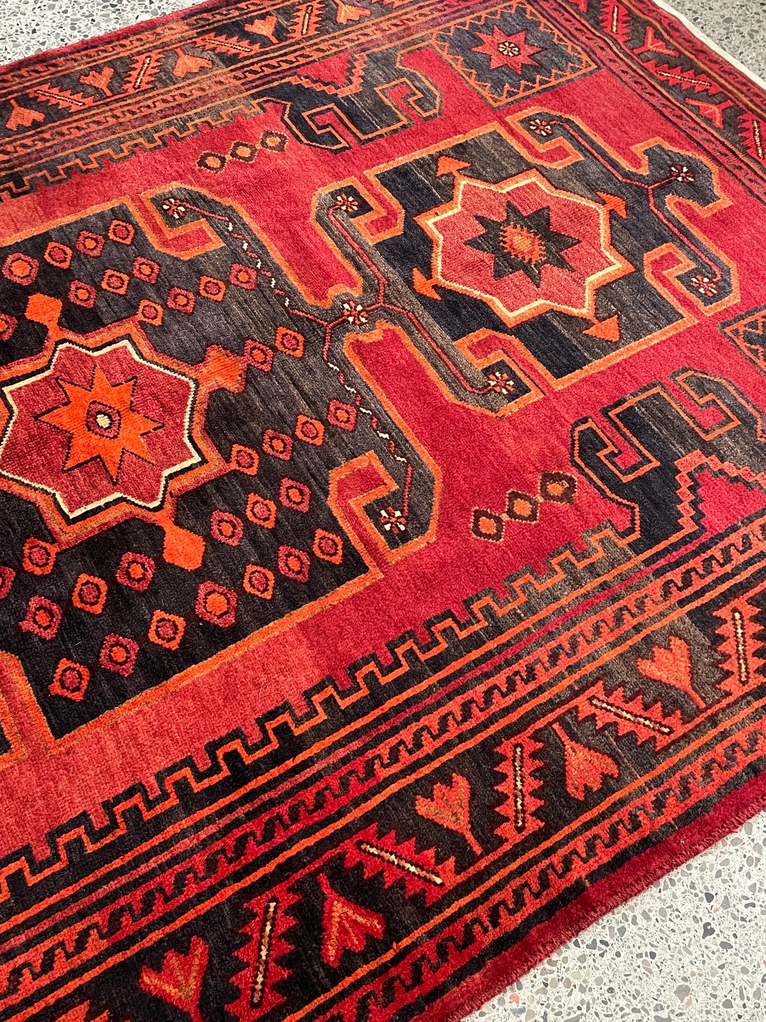 Nahavand Tribal Wool Rug (5'3" x 8'3")