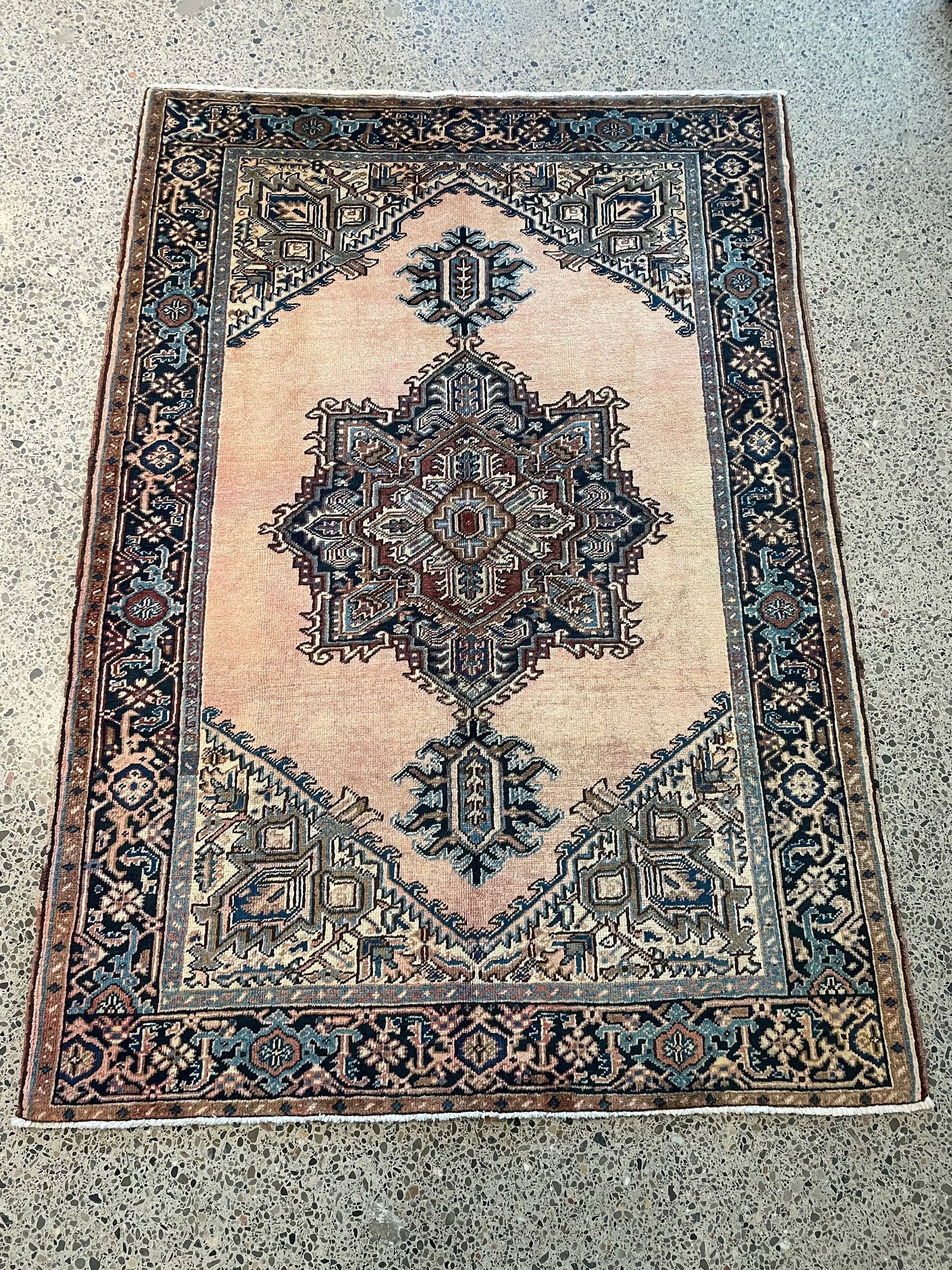 Heriz Semi-Antique Wool Rug (4'7" x 6'7")