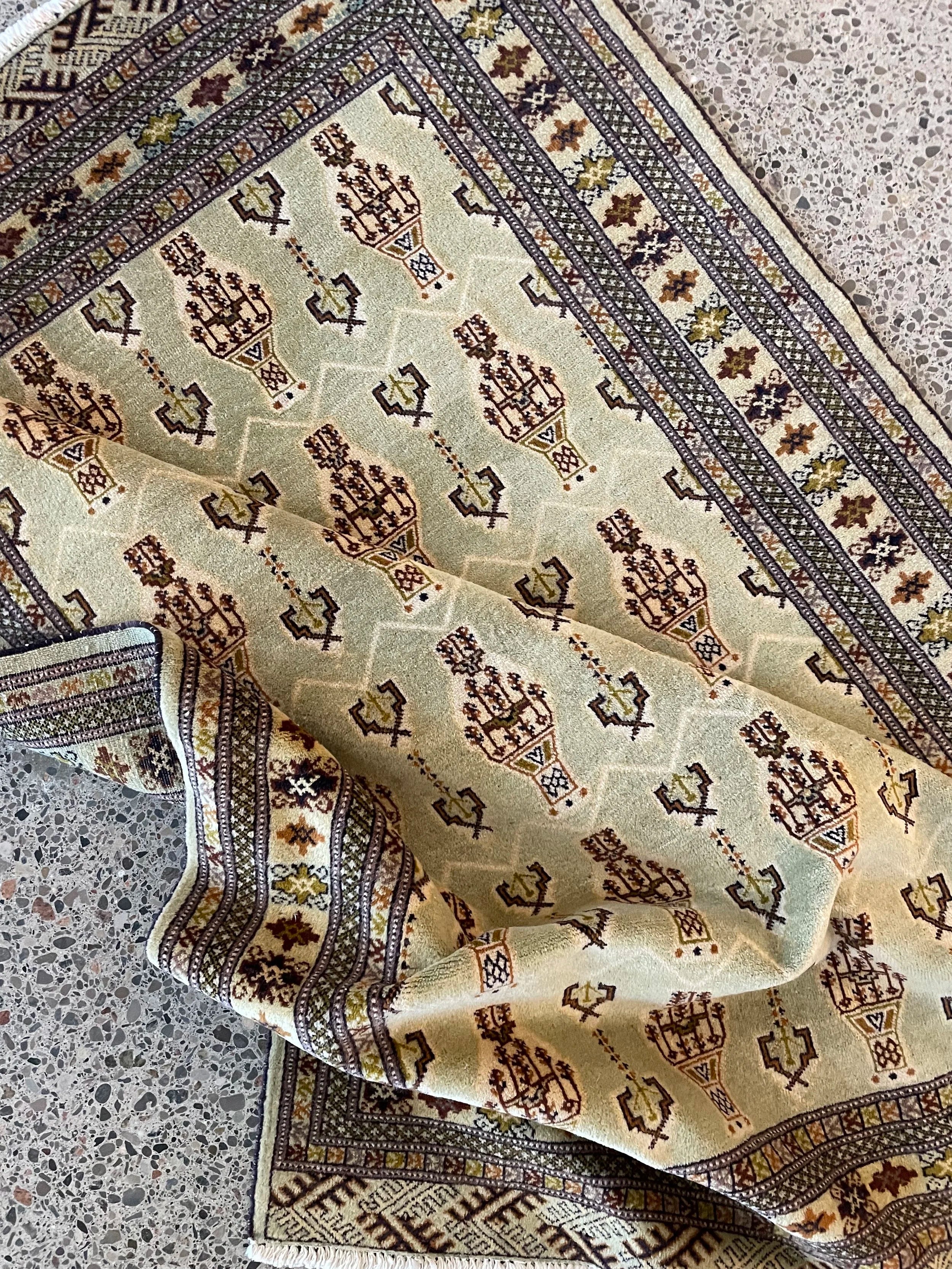 Fine Turkoman Wool Rug (4'3" x 5'8")