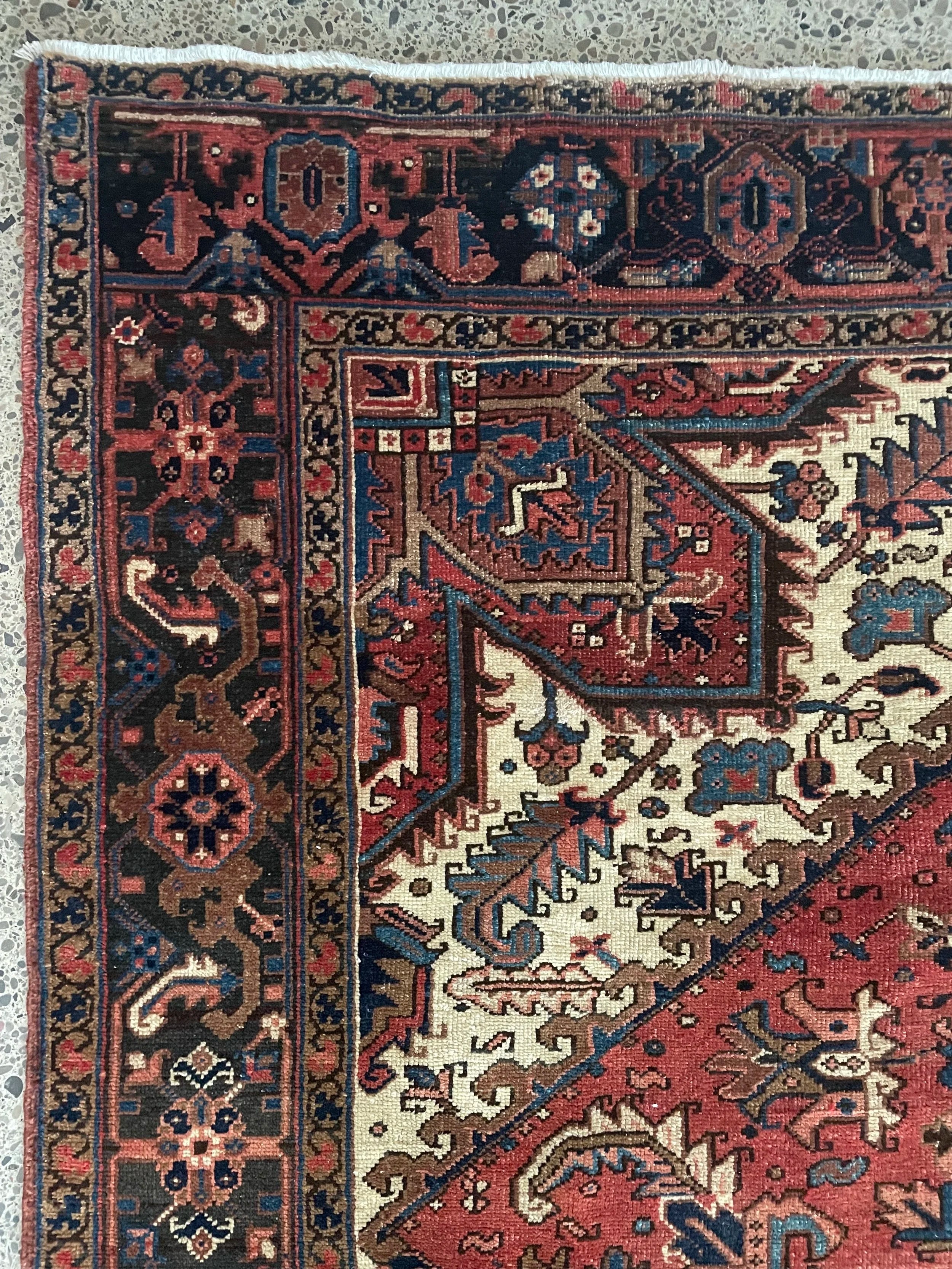 Heriz Vintage Wool Rug (8'1" x 11'0")
