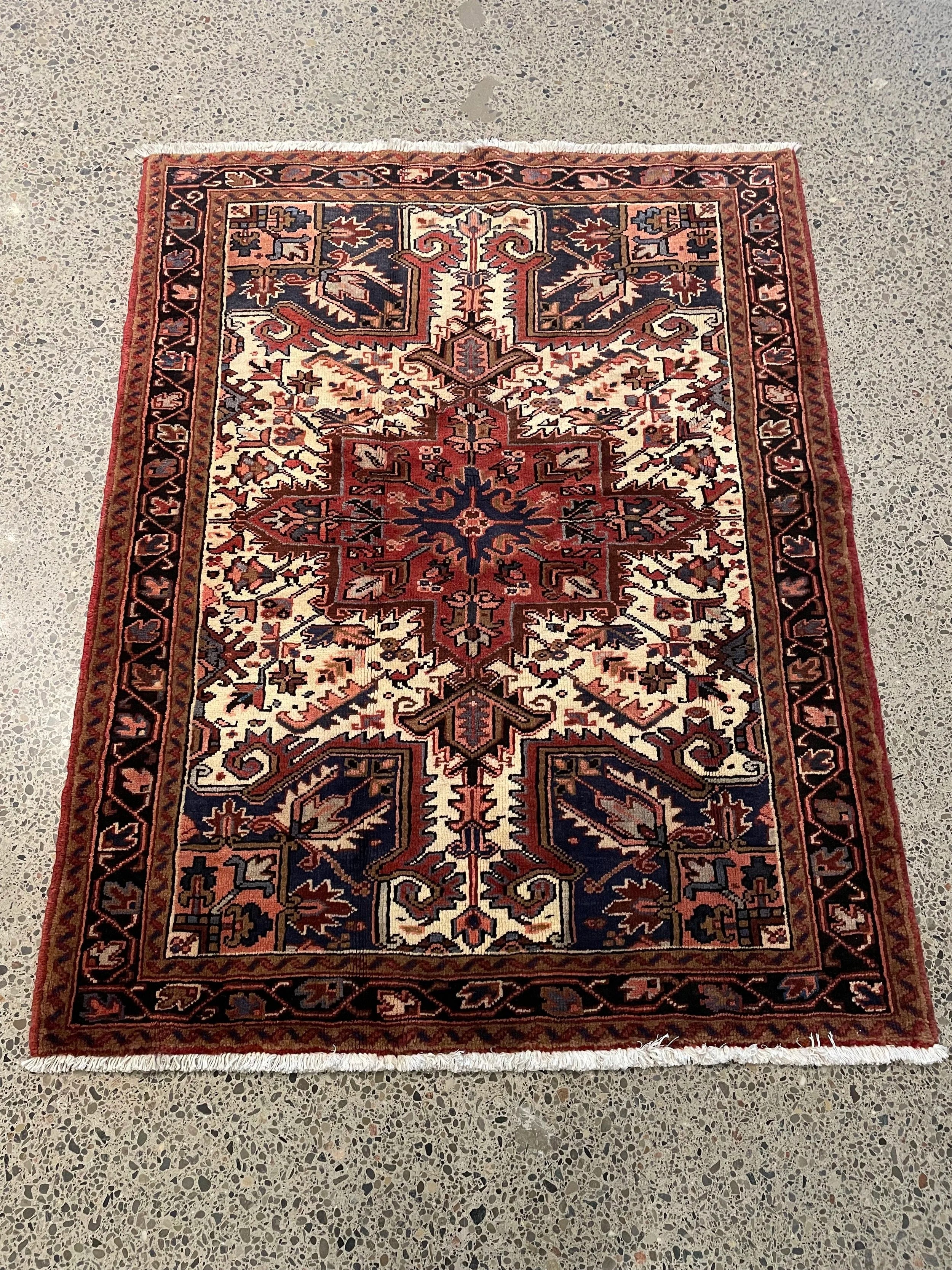 Wool Heriz Rug (4'2" x 5'3")
