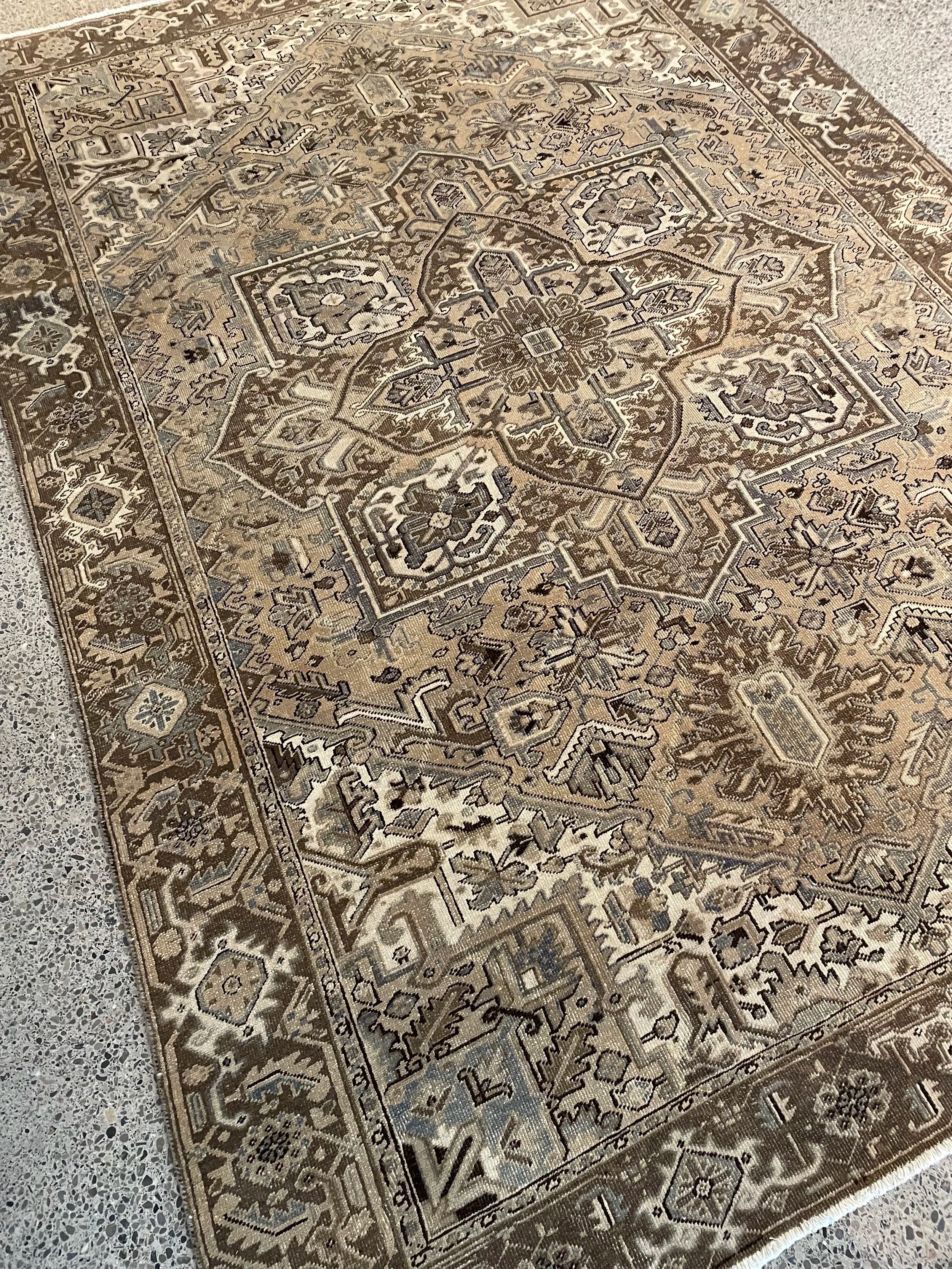 Heriz Vintage Rug (7'5" x 10'6")