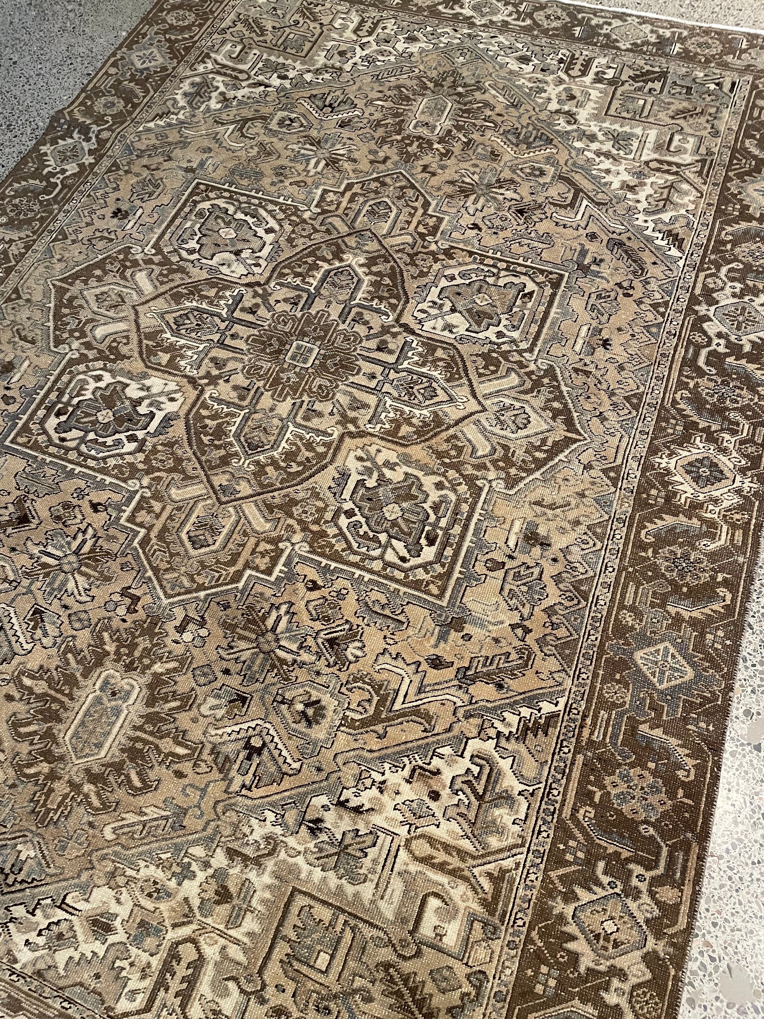 Heriz Vintage Rug (7'5" x 10'6")