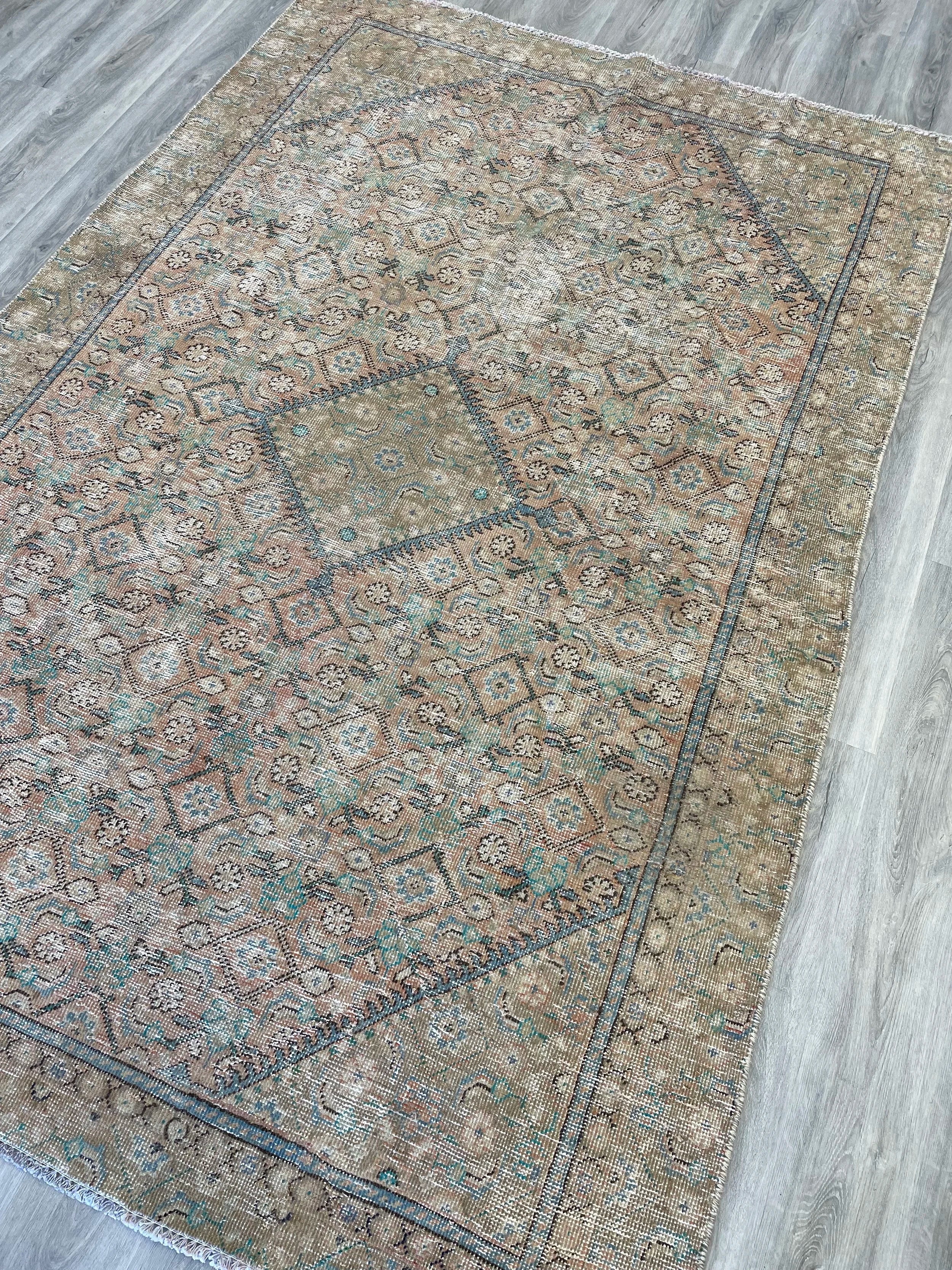 Neutral Vintage Wool Rug (5'8" x 8'5")