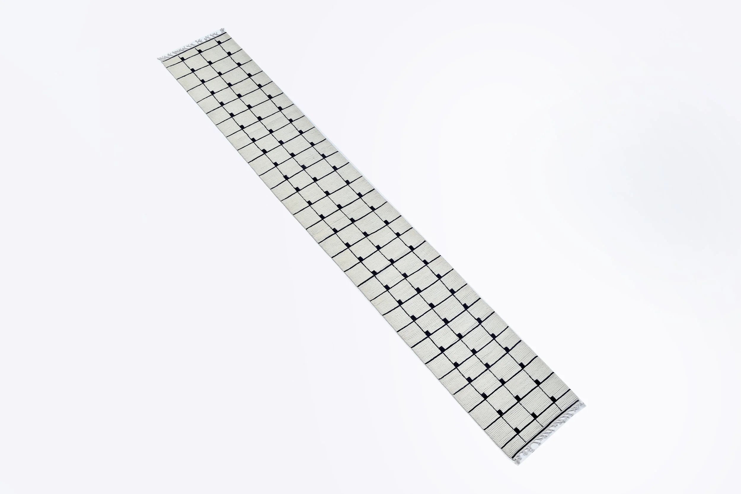 Contemporary Wool Runner Rug (2'5" x 16'9")