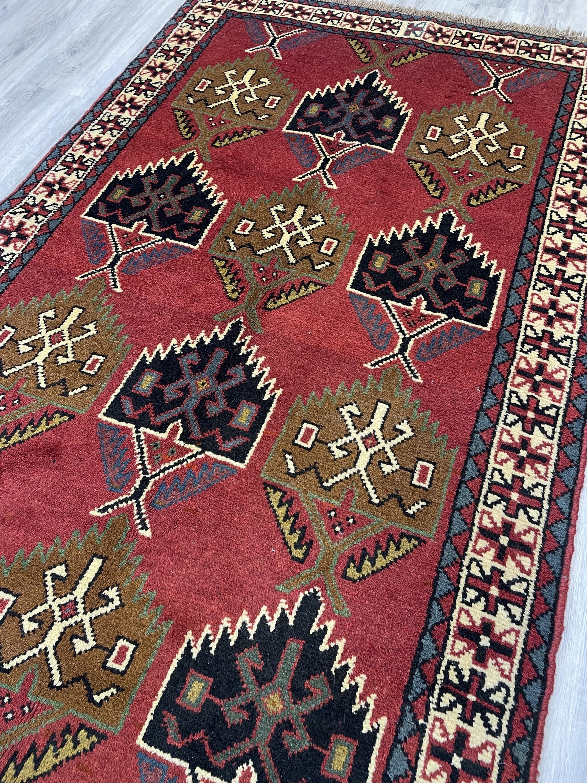 Tribal Wool Rug (3'10" x 6'4")
