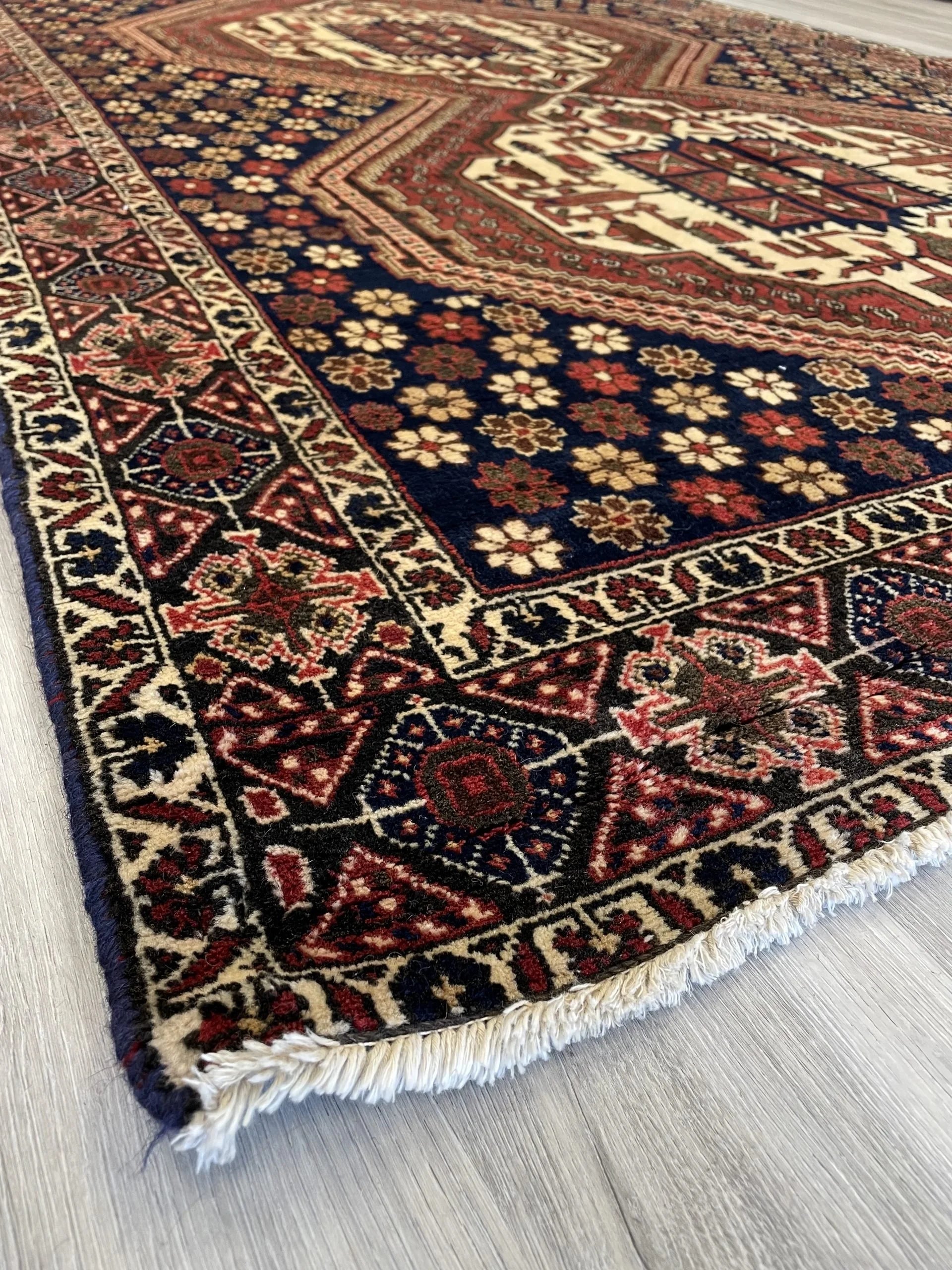 Shahrebabak Wool Rug (4'9" x 6'8")