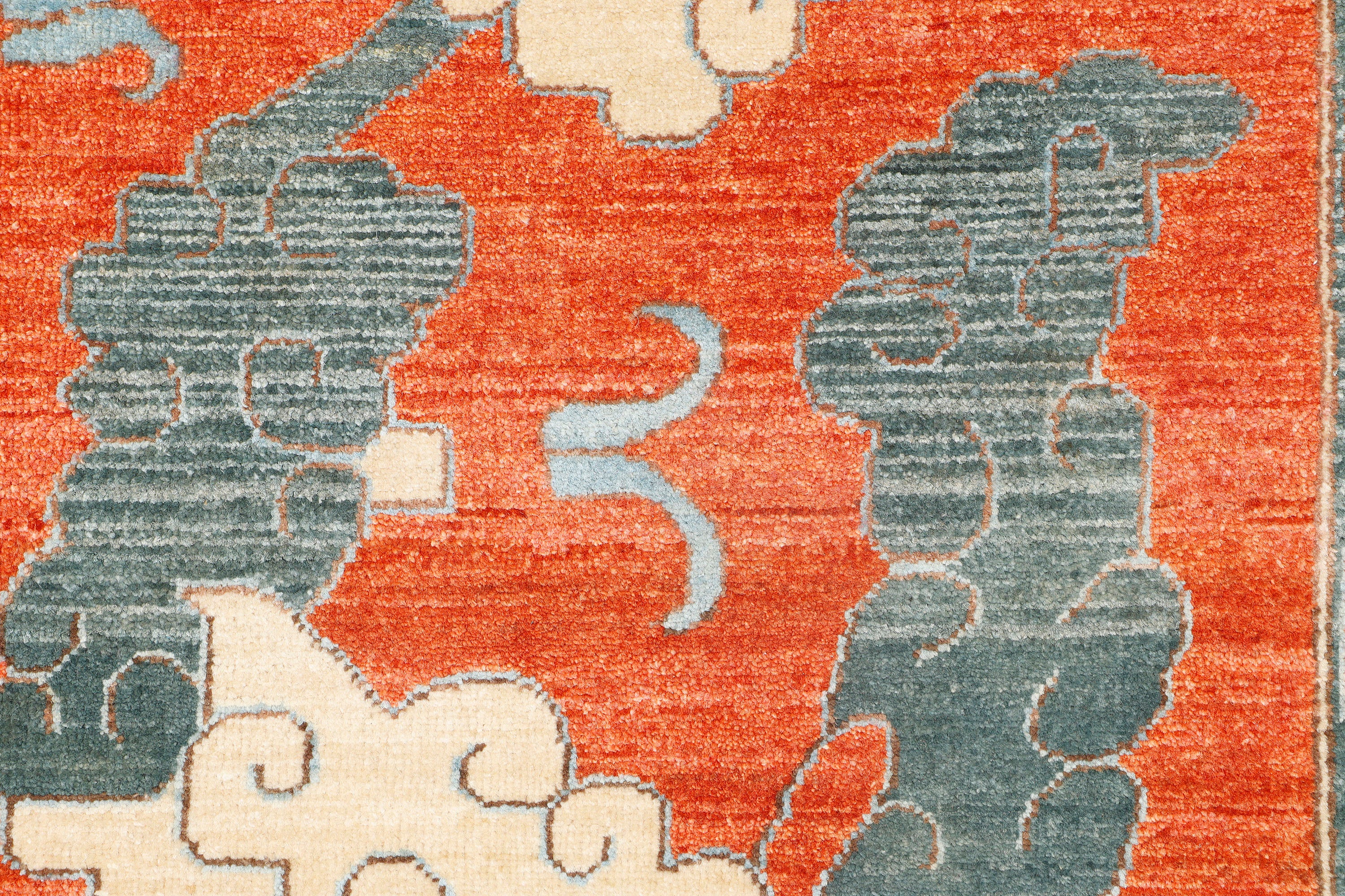 Contemporary Wool Runner Rug (2'6" x 9'10")
