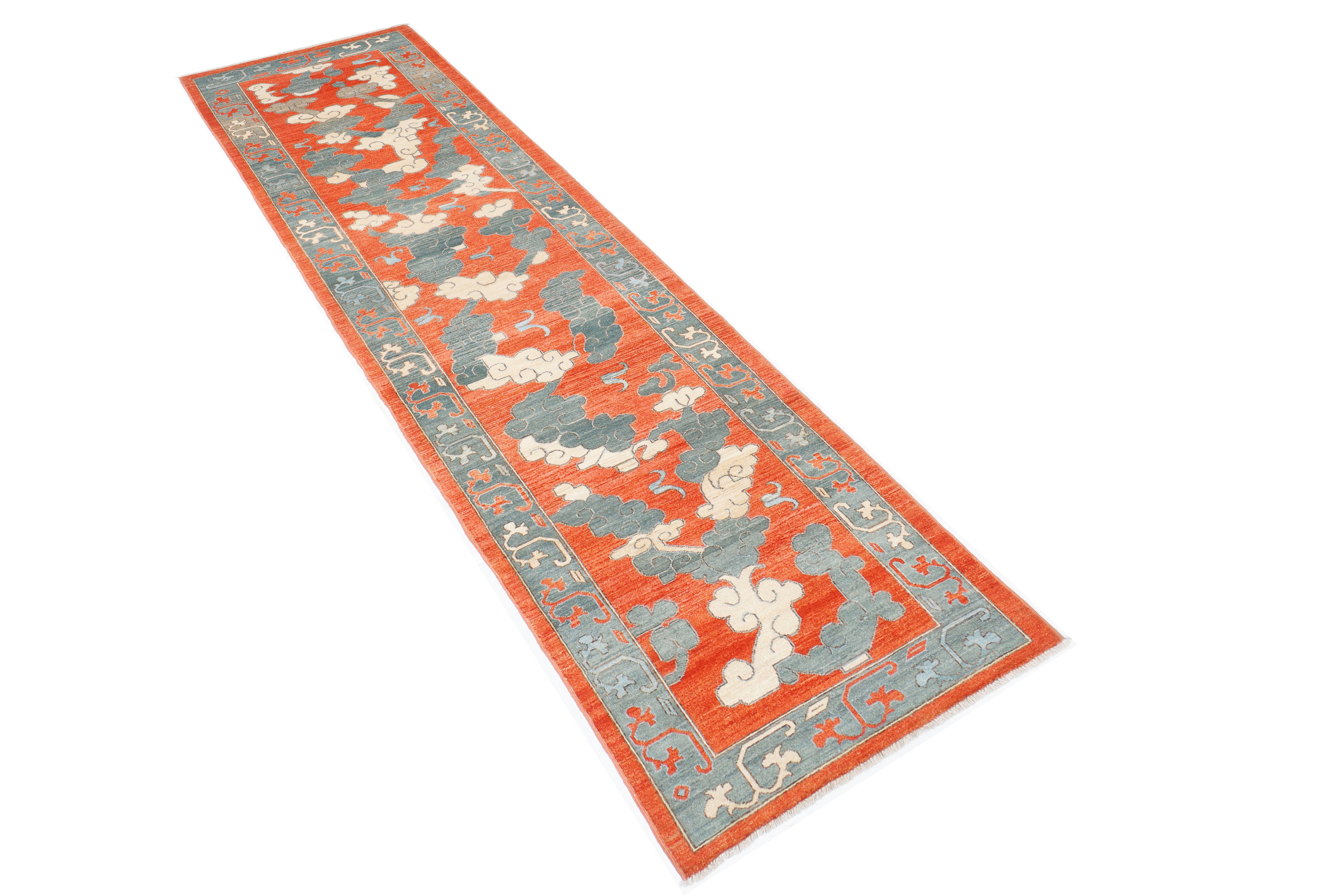 Contemporary Wool Runner Rug (2'6" x 9'10")