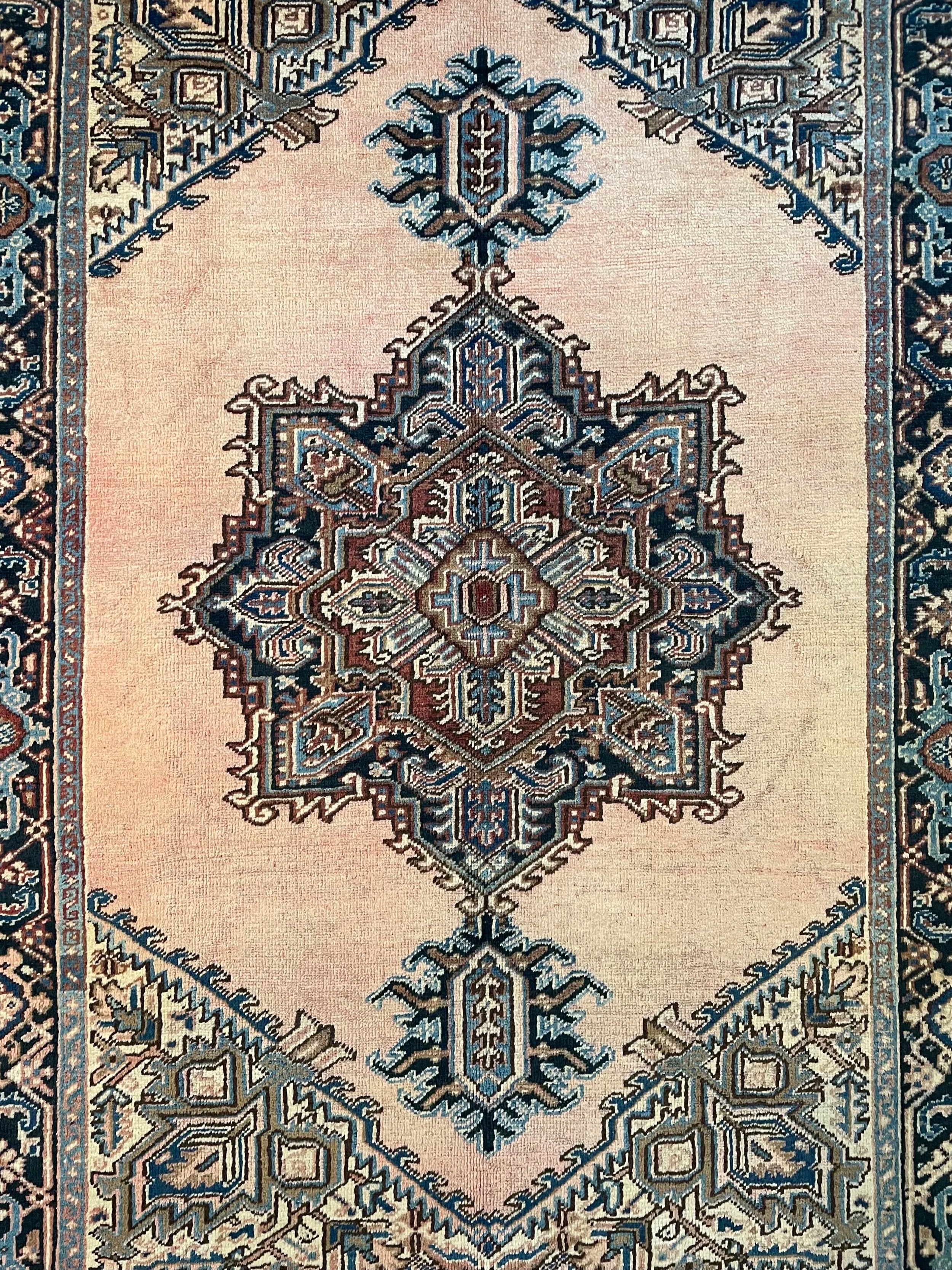 Heriz Semi-Antique Wool Rug (4'7" x 6'7")