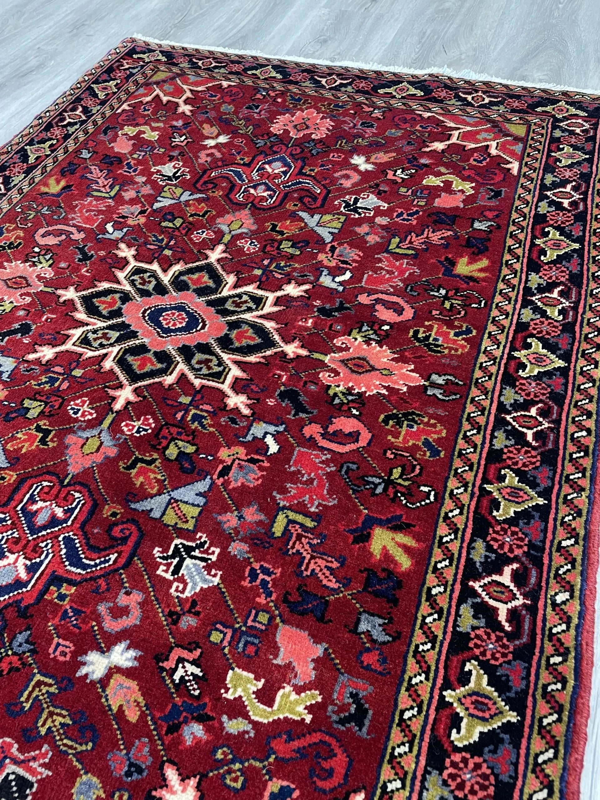 Heriz Wool Rug (3'0" x 4'3")