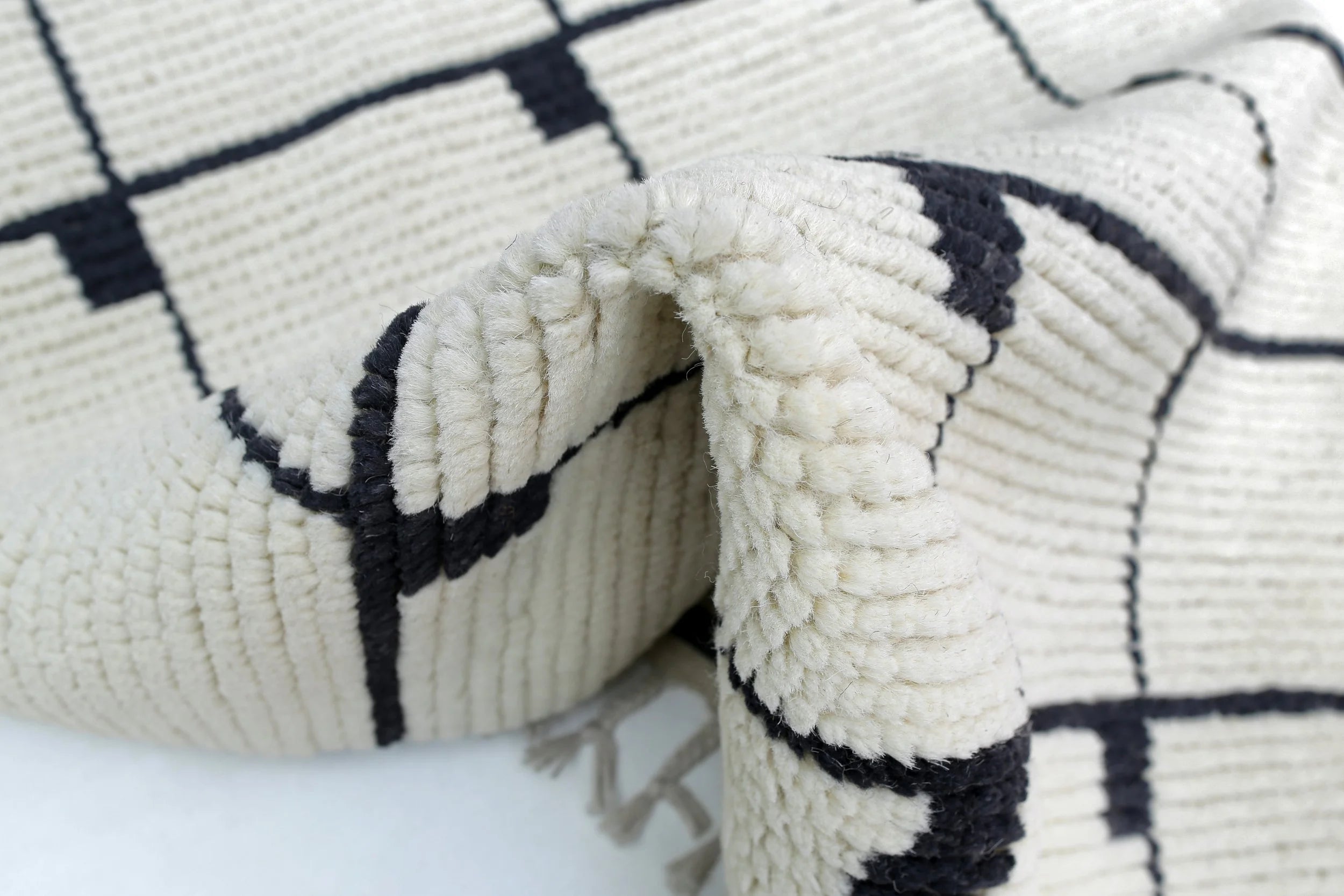 Contemporary Wool Runner Rug (2'8" x 12'8")