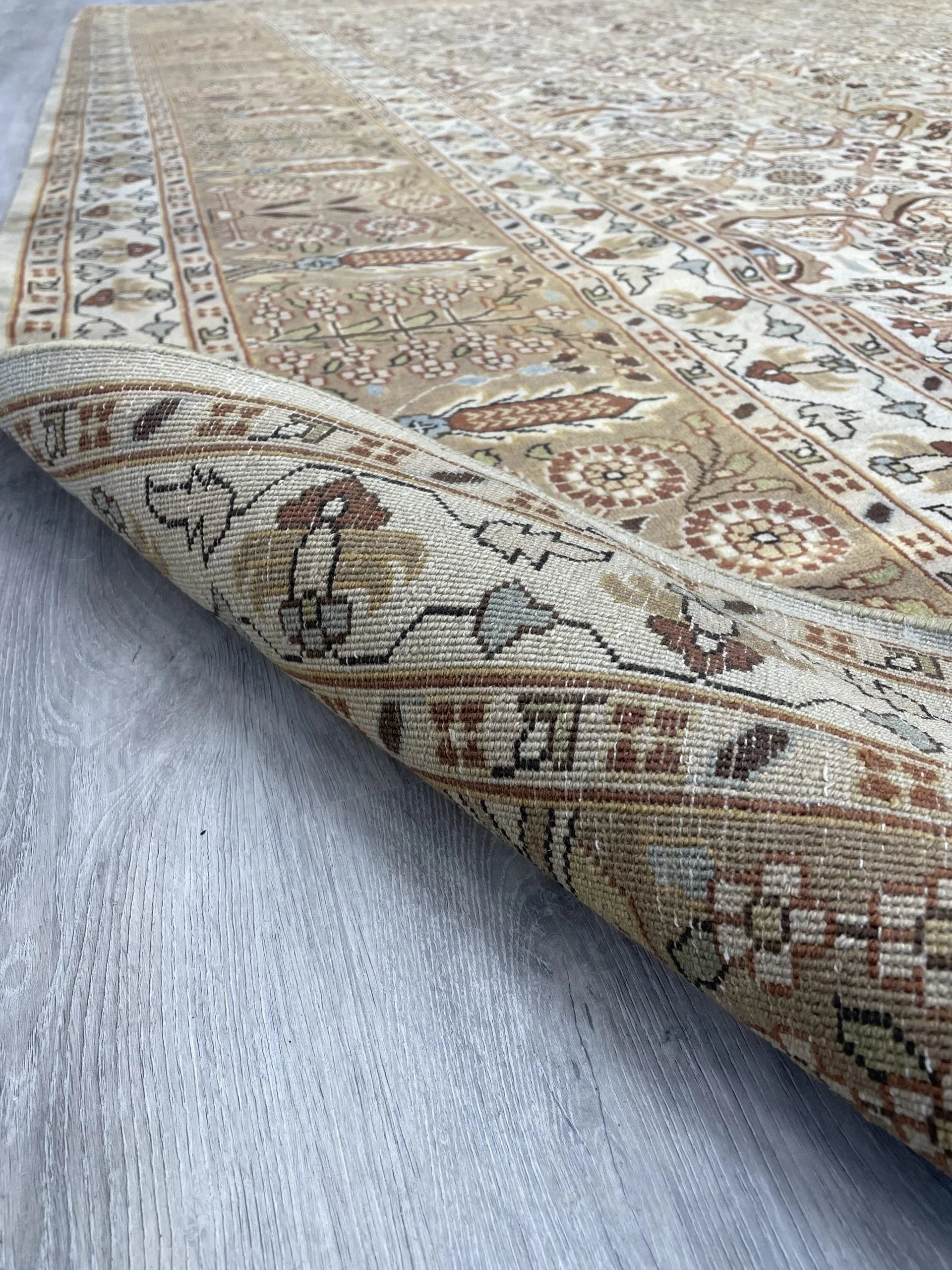Tabriz Design Rug (11'11" x 14'8")