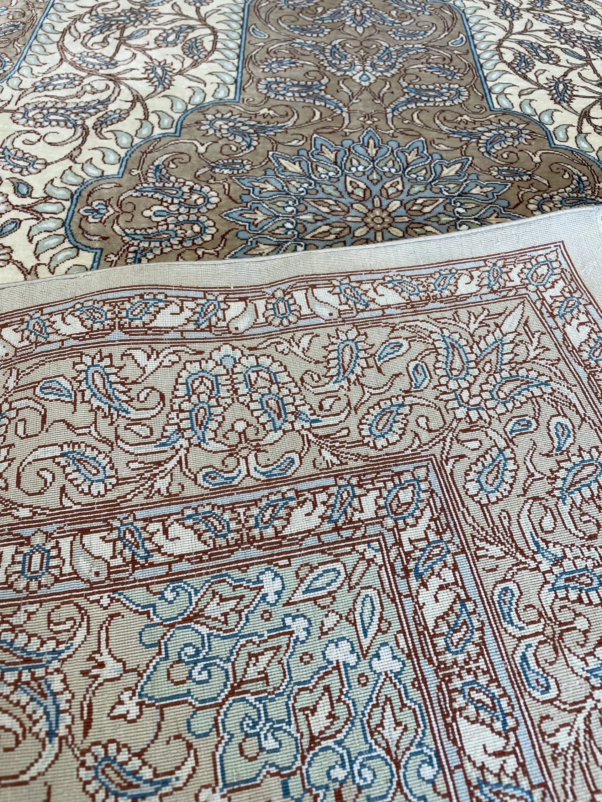 Qum 100% Silk Rug (3'2" x 4'10")