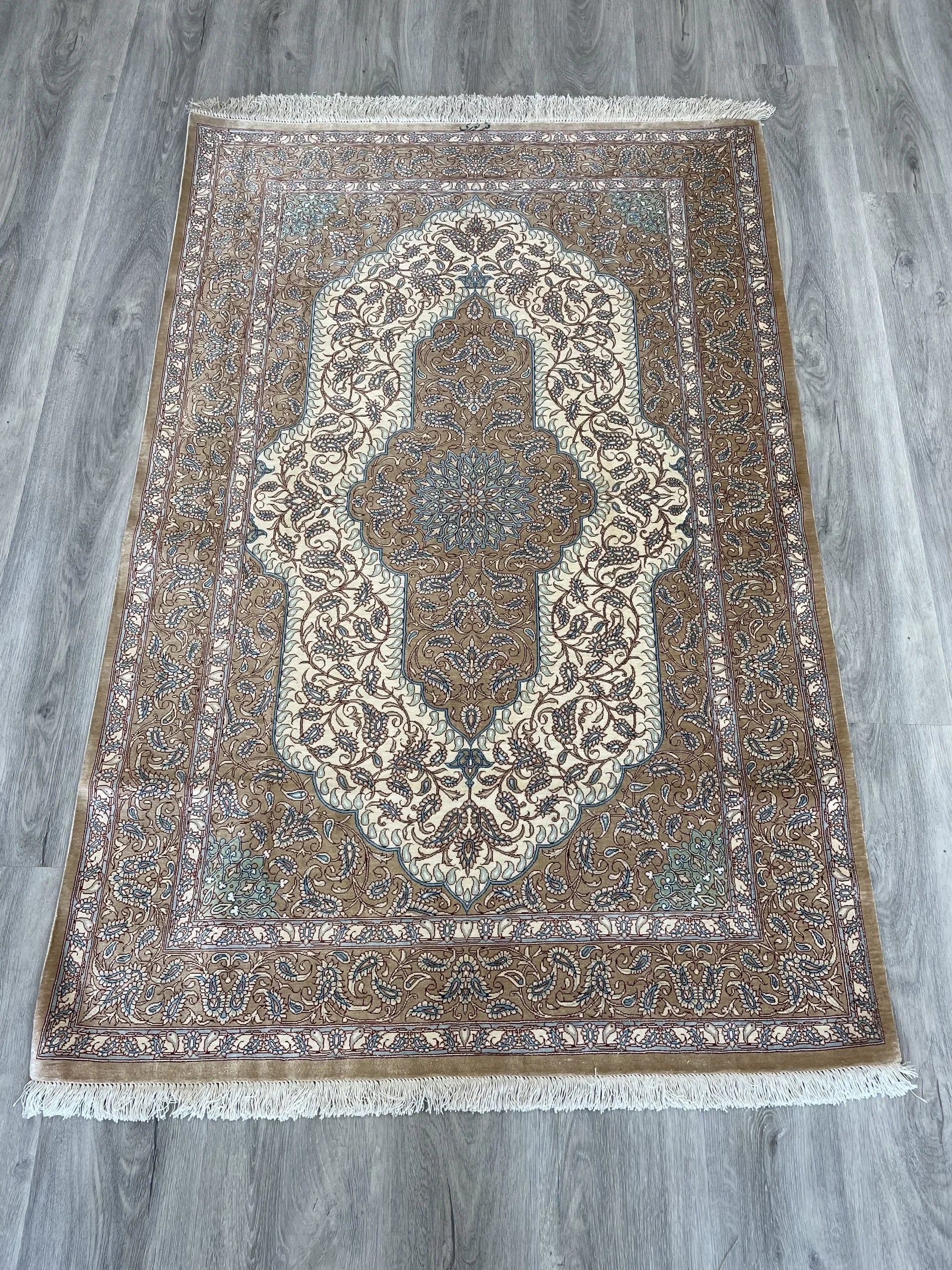 Qum 100% Silk Rug (3'2" x 4'10")