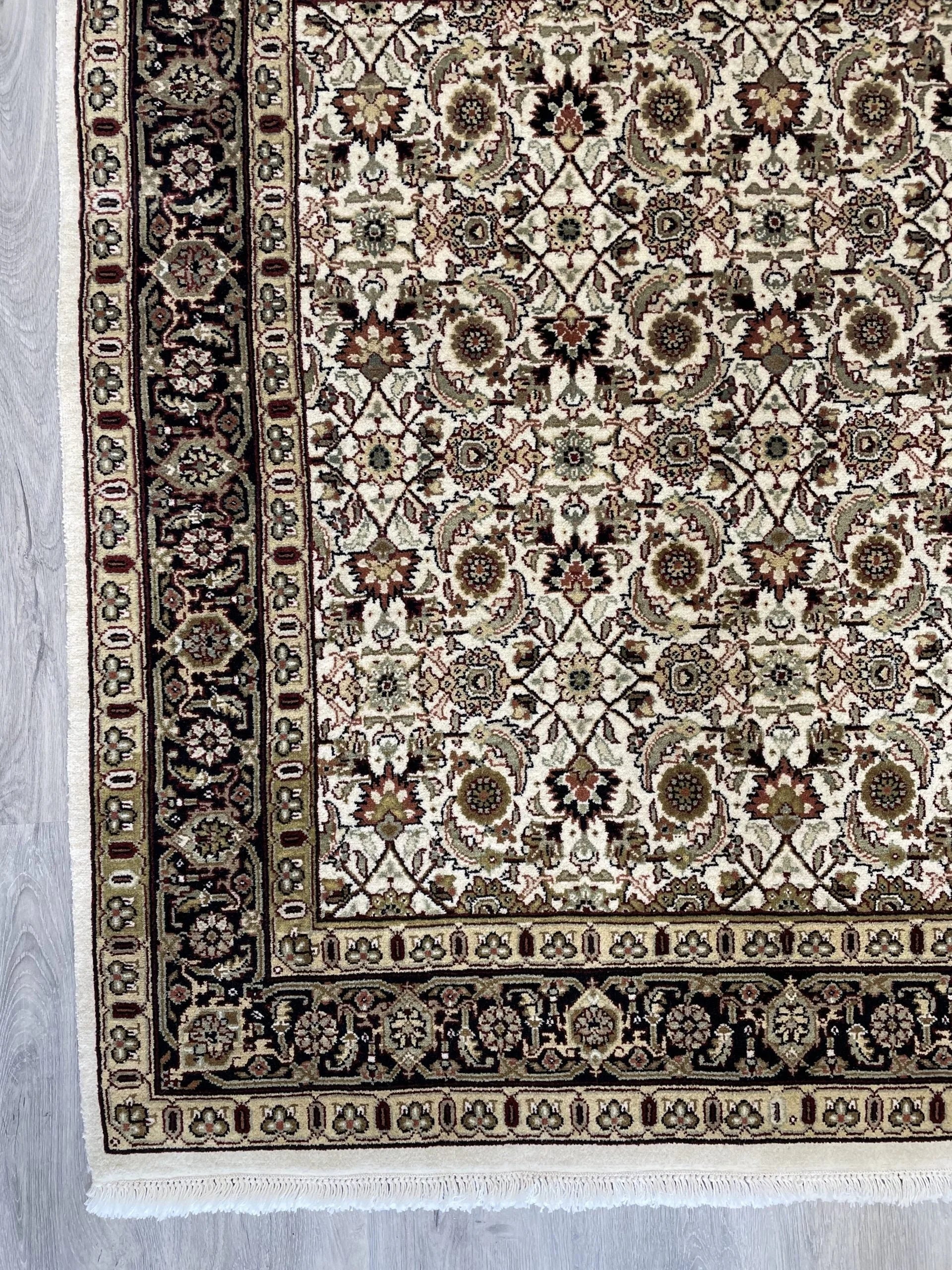Indo Herati Wool Rug (4'1" x 4'1")